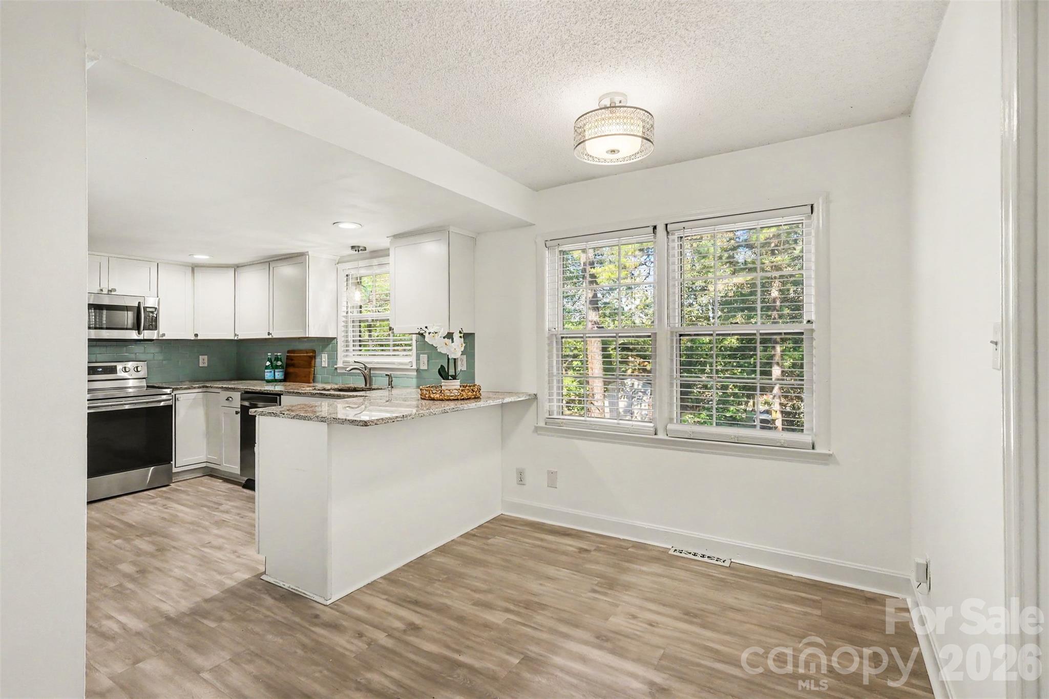 Single Family Residence at 833 Archdale Drive, Charlotte, photo 20 of 38