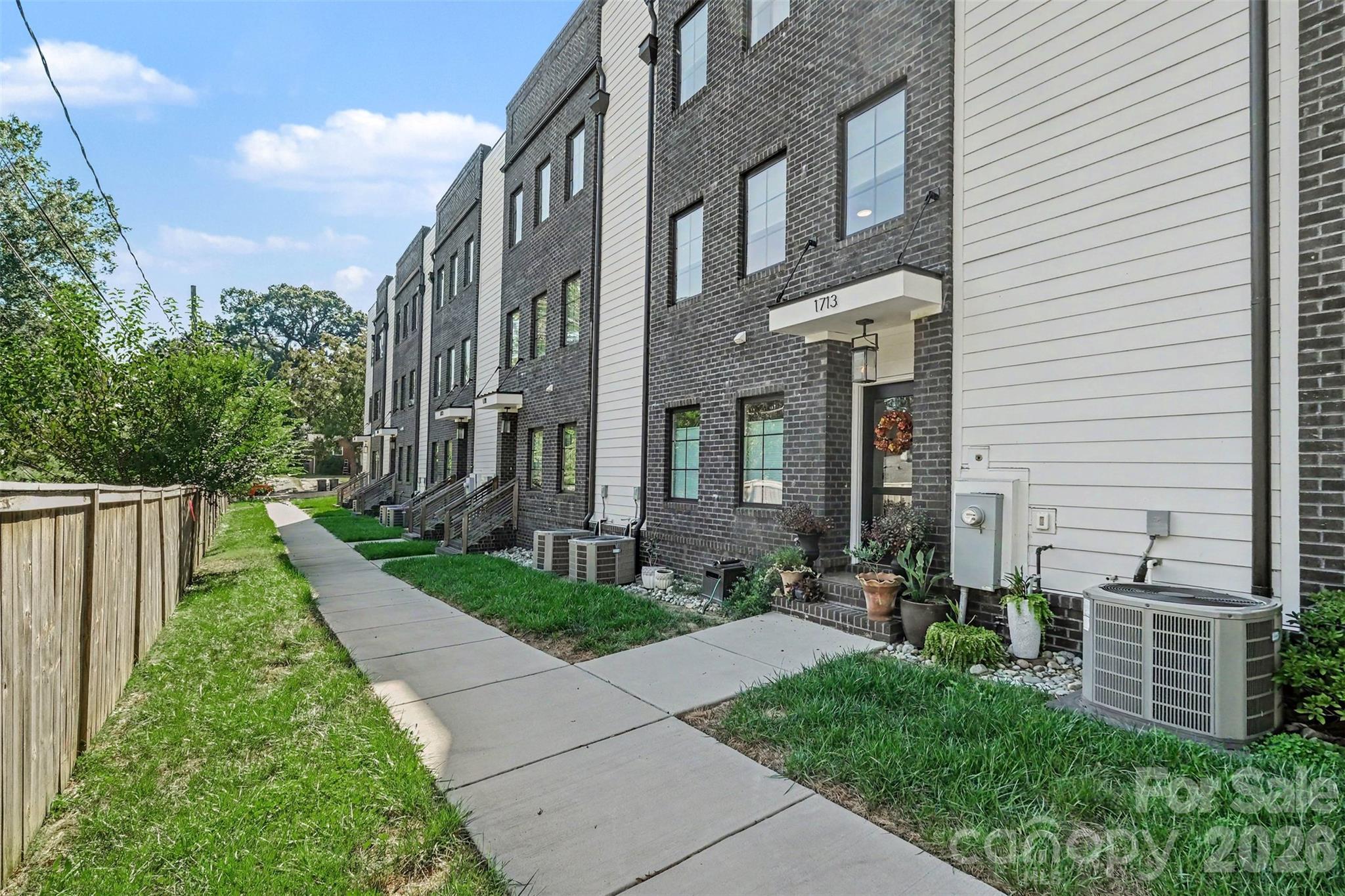 Townhouse at 1713 Mimosa Avenue, Charlotte, photo 37 of 39