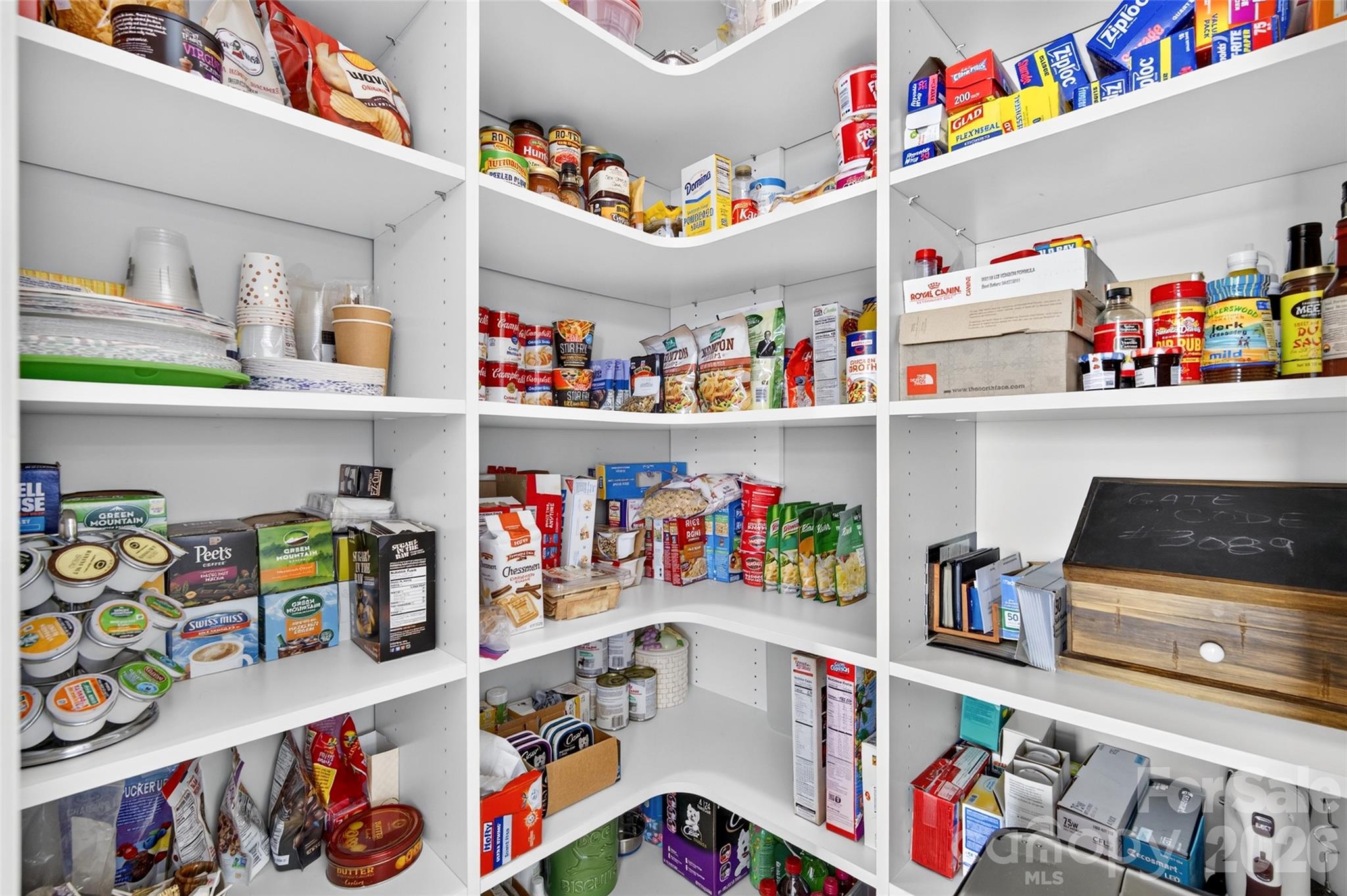 Walk-in pantry - 1709 Cedar Park Drive, Pineville