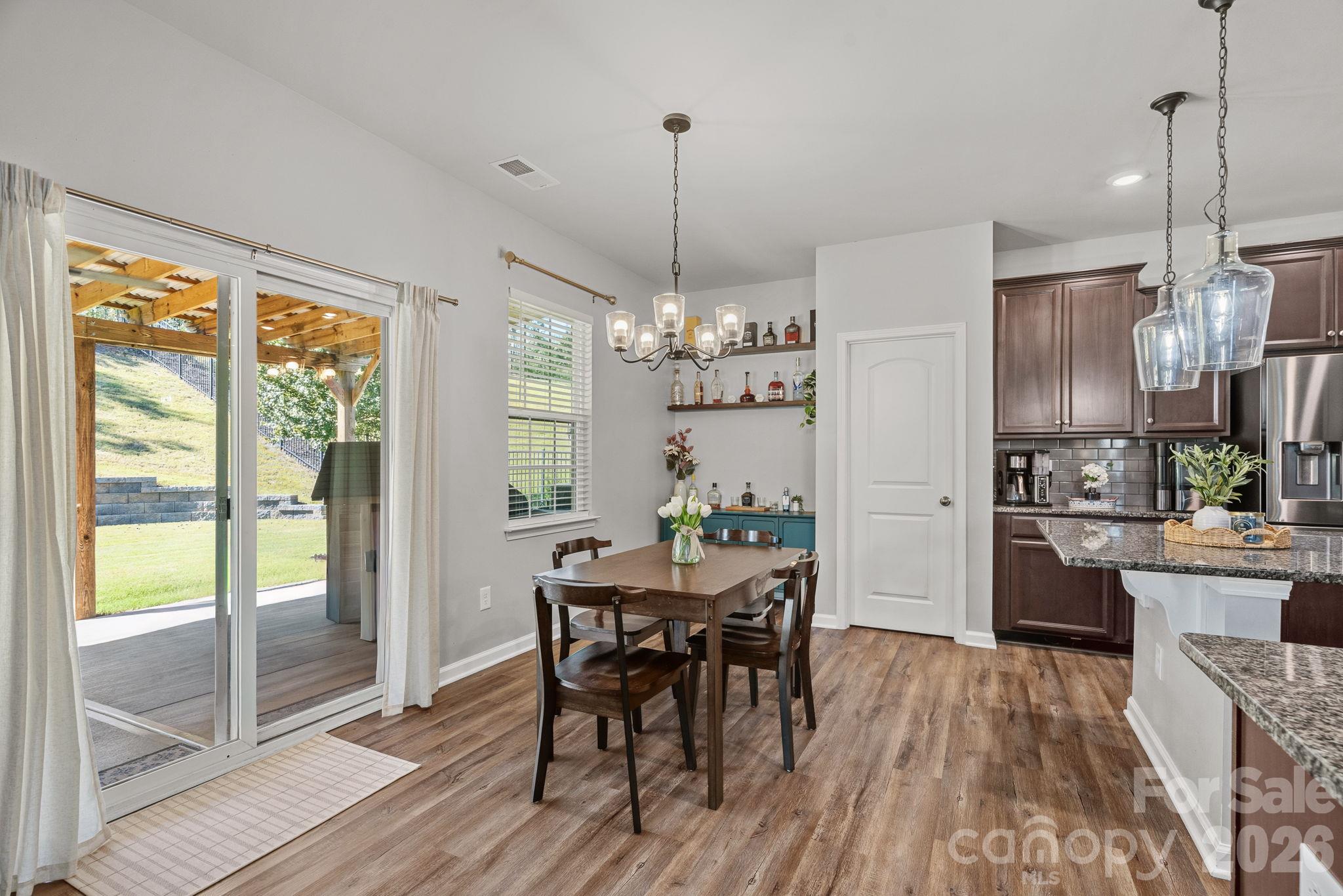 Single Family Residence at 9325 Beecroft Valley Drive, Huntersville, photo 9 of 41