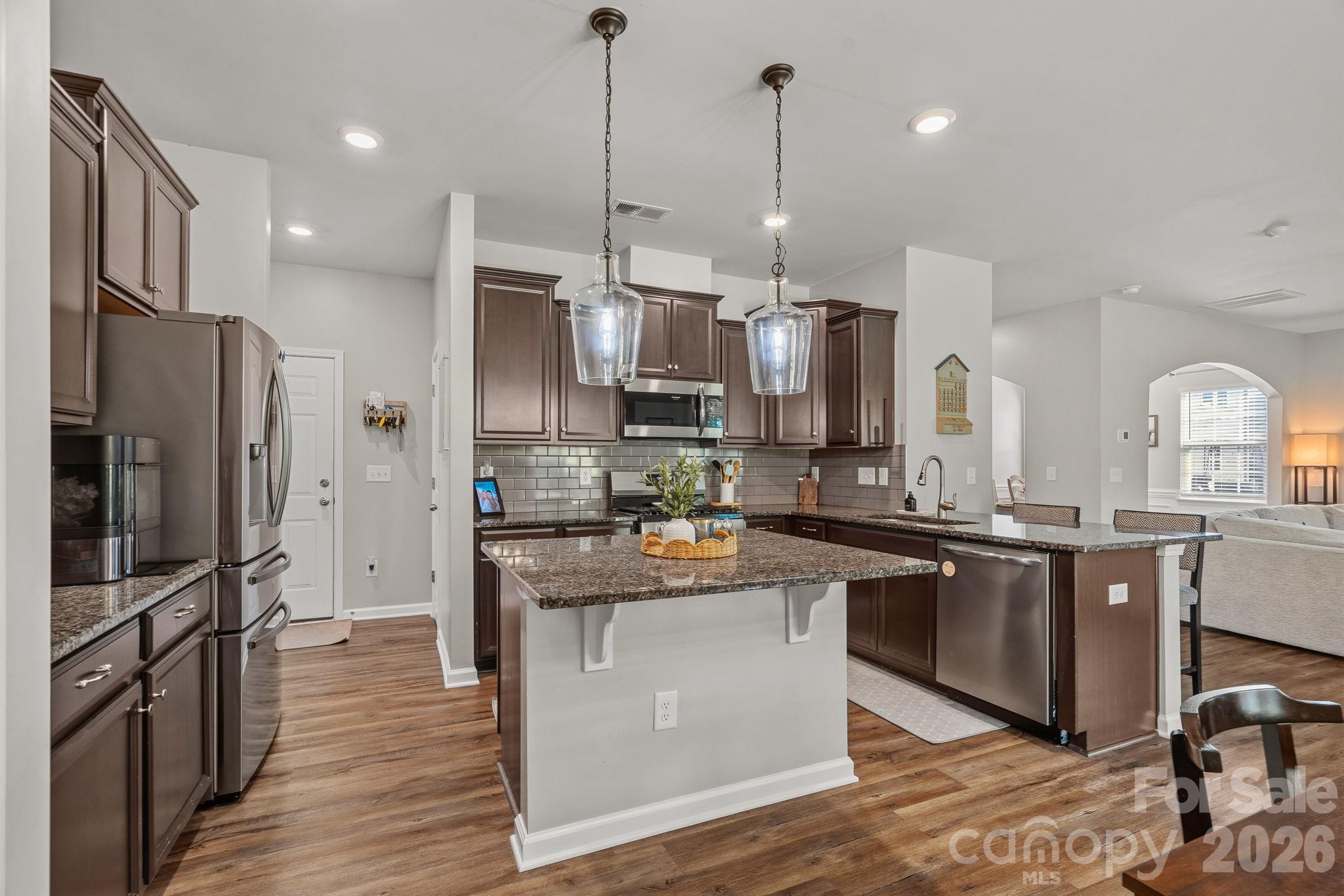 Single Family Residence at 9325 Beecroft Valley Drive, Huntersville, photo 5 of 41