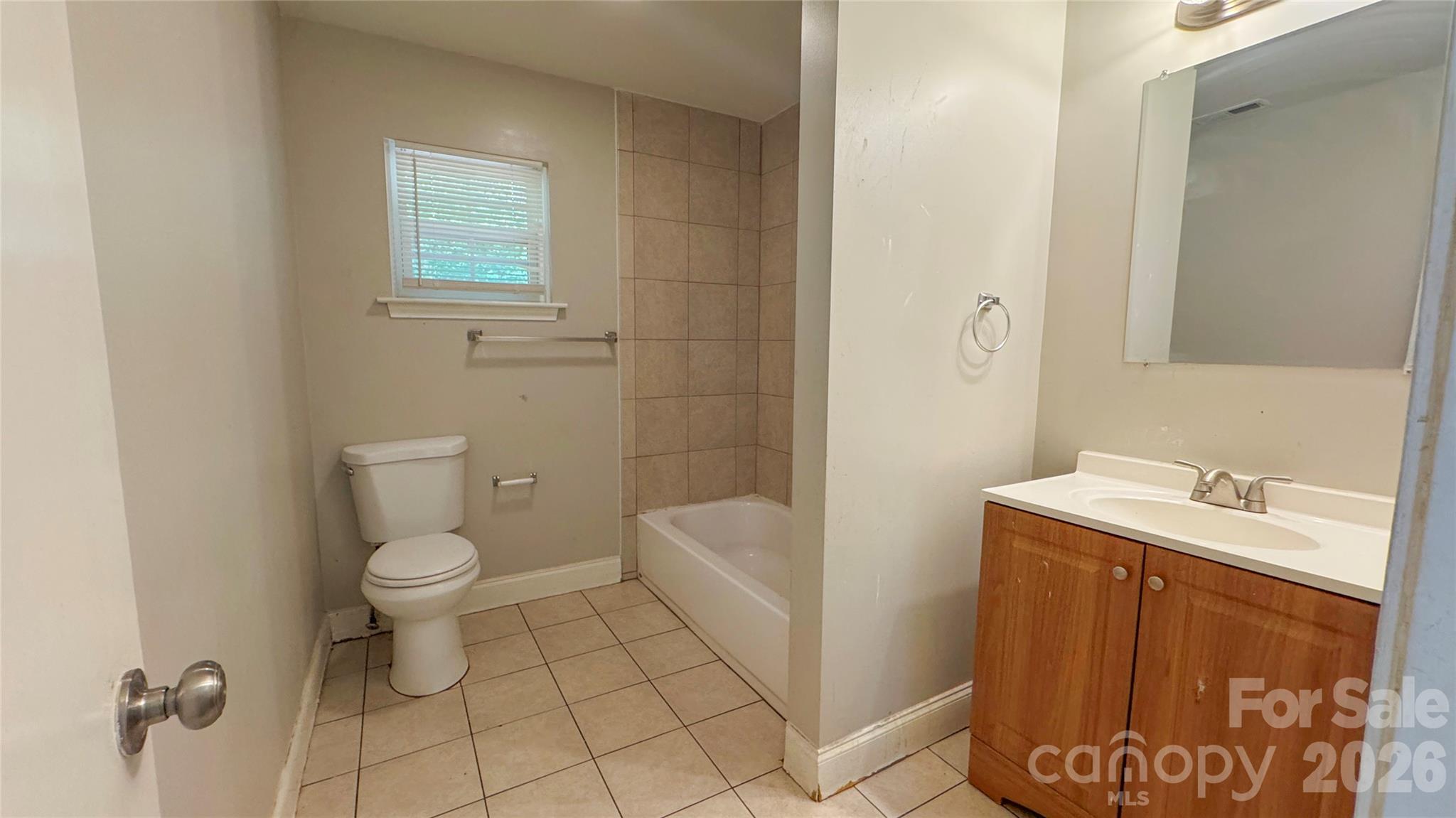 Single Family Residence at 350 Waycross Drive, Charlotte, photo 6 of 21