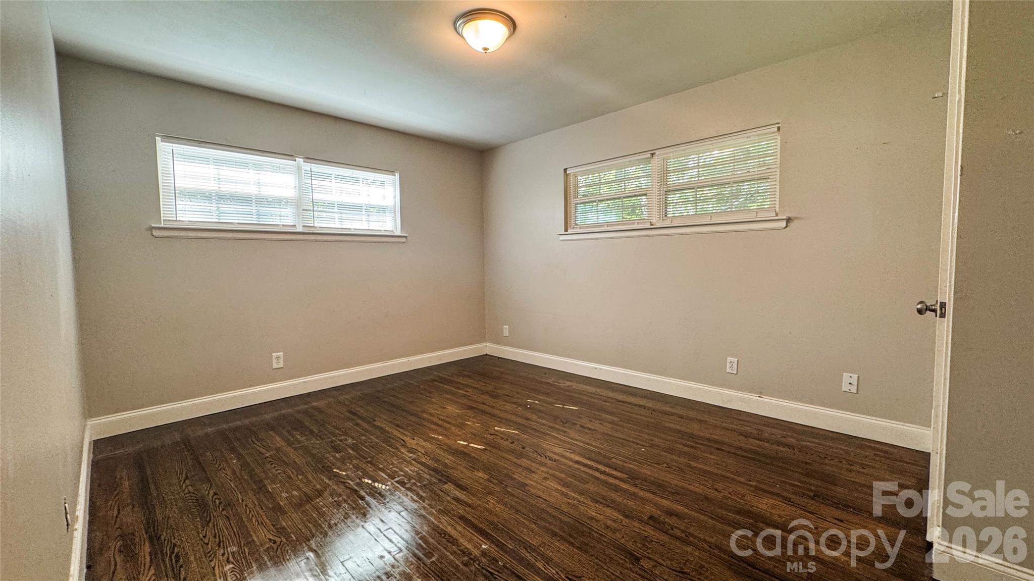 Single Family Residence at 350 Waycross Drive, Charlotte, photo 10 of 21