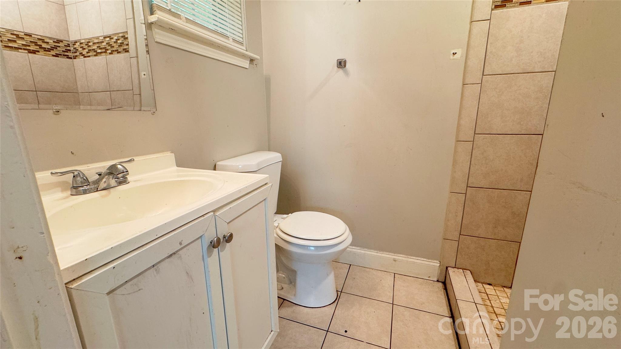 Single Family Residence at 350 Waycross Drive, Charlotte, photo 11 of 21