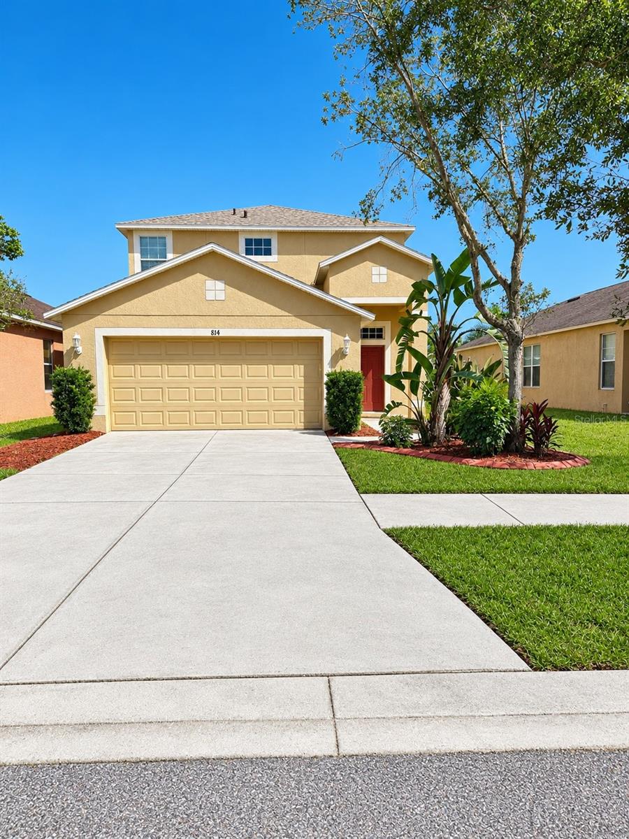 814 COLLEGE LEAF WAY