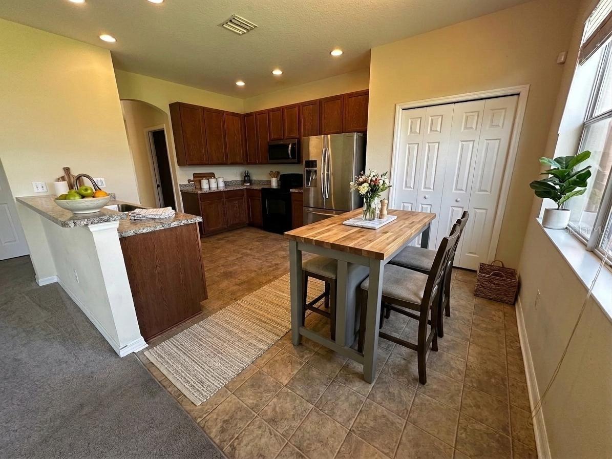 Single Family Residence at 814 COLLEGE LEAF WAY, RUSKIN, photo 6 of 20