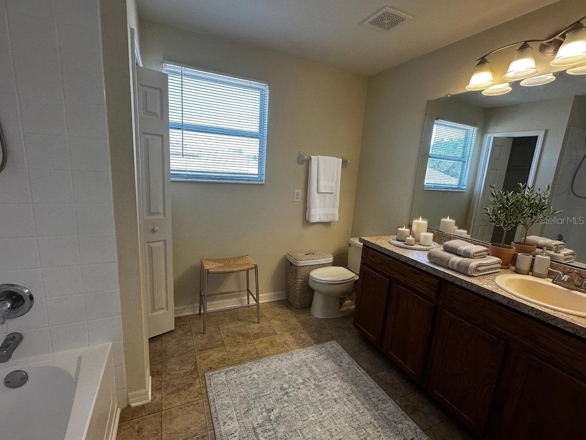 Single Family Residence at 814 COLLEGE LEAF WAY, RUSKIN, photo 12 of 20