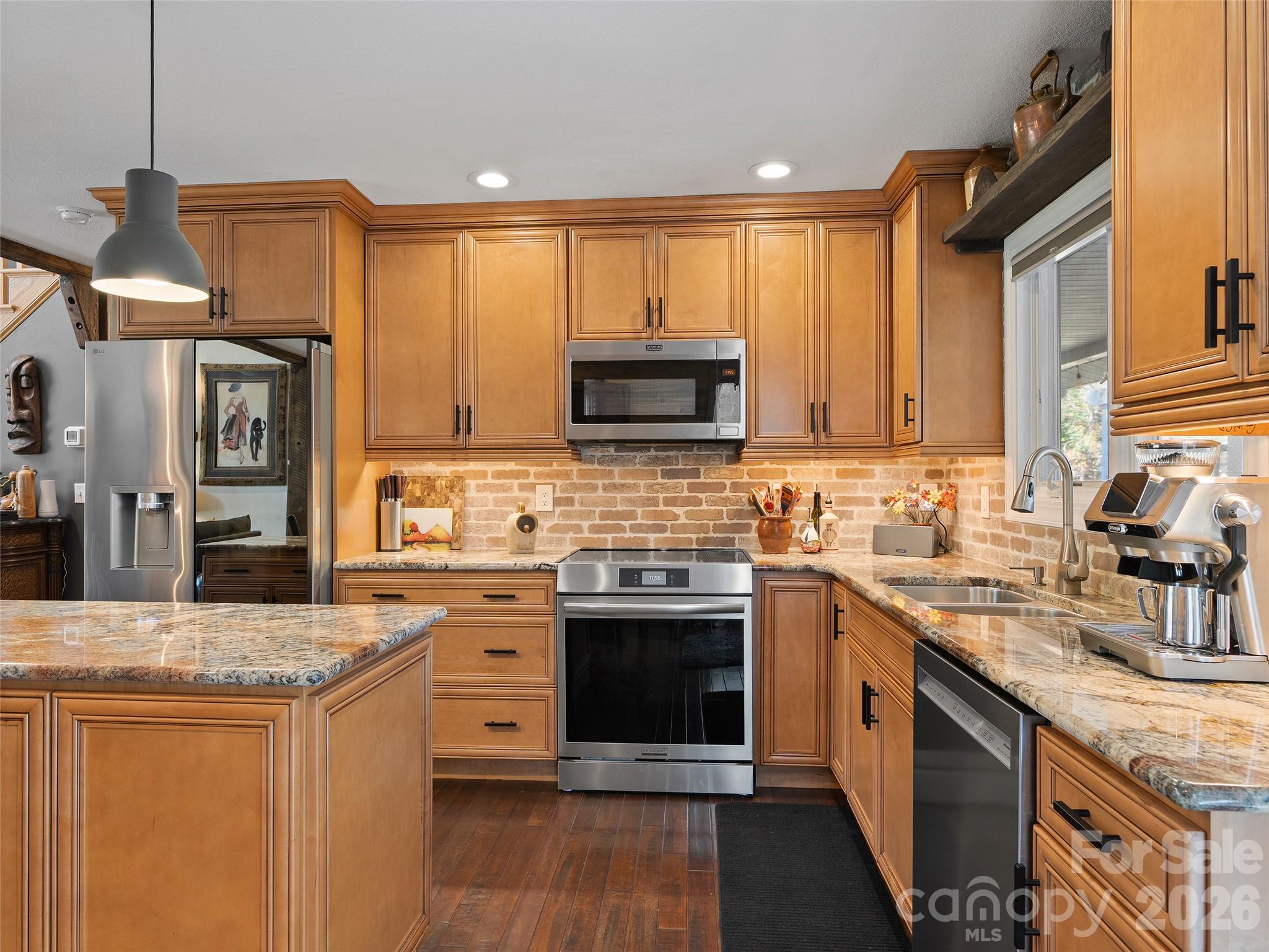 Induction cooktop/electric oven upgrade. - 43 Eagle Ridge, Clyde