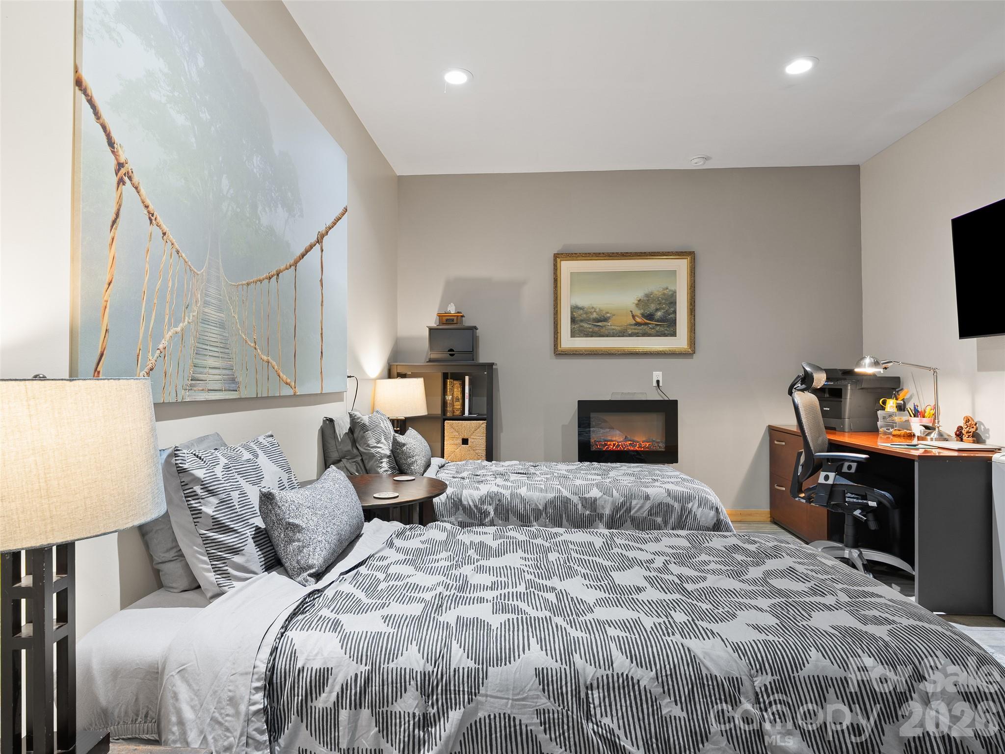Bonus Room with ensuite full bath - Lower Level - Basement. - 43 Eagle Ridge, Clyde