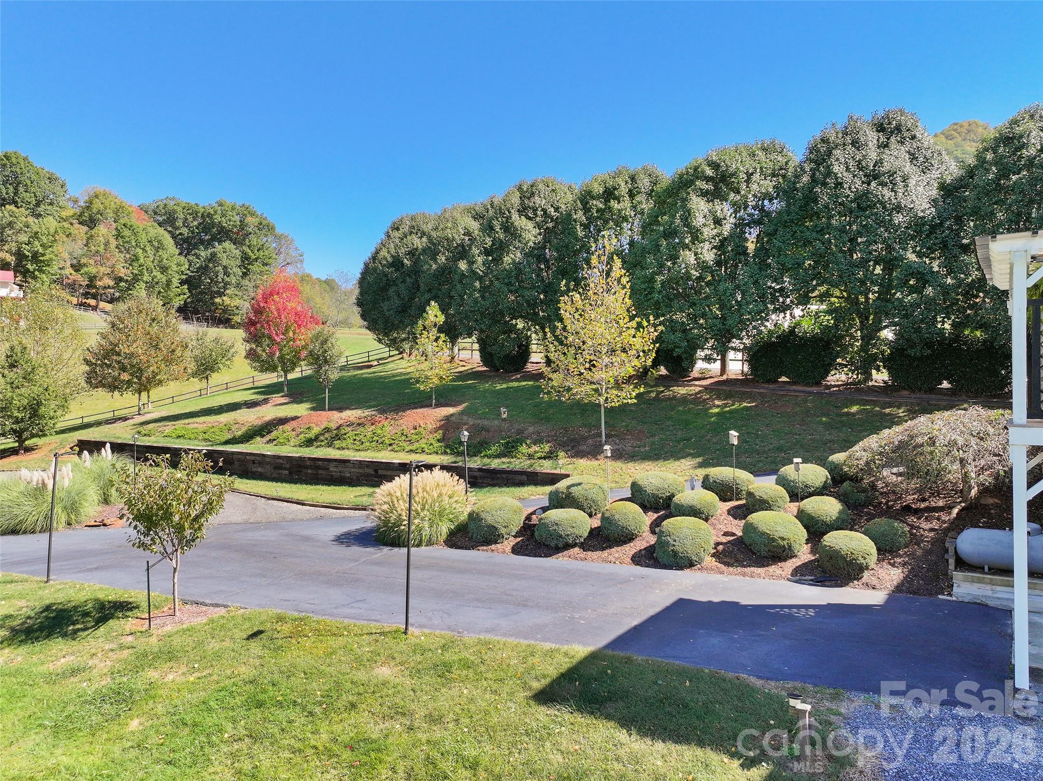 Extensive landscaping - 43 Eagle Ridge, Clyde
