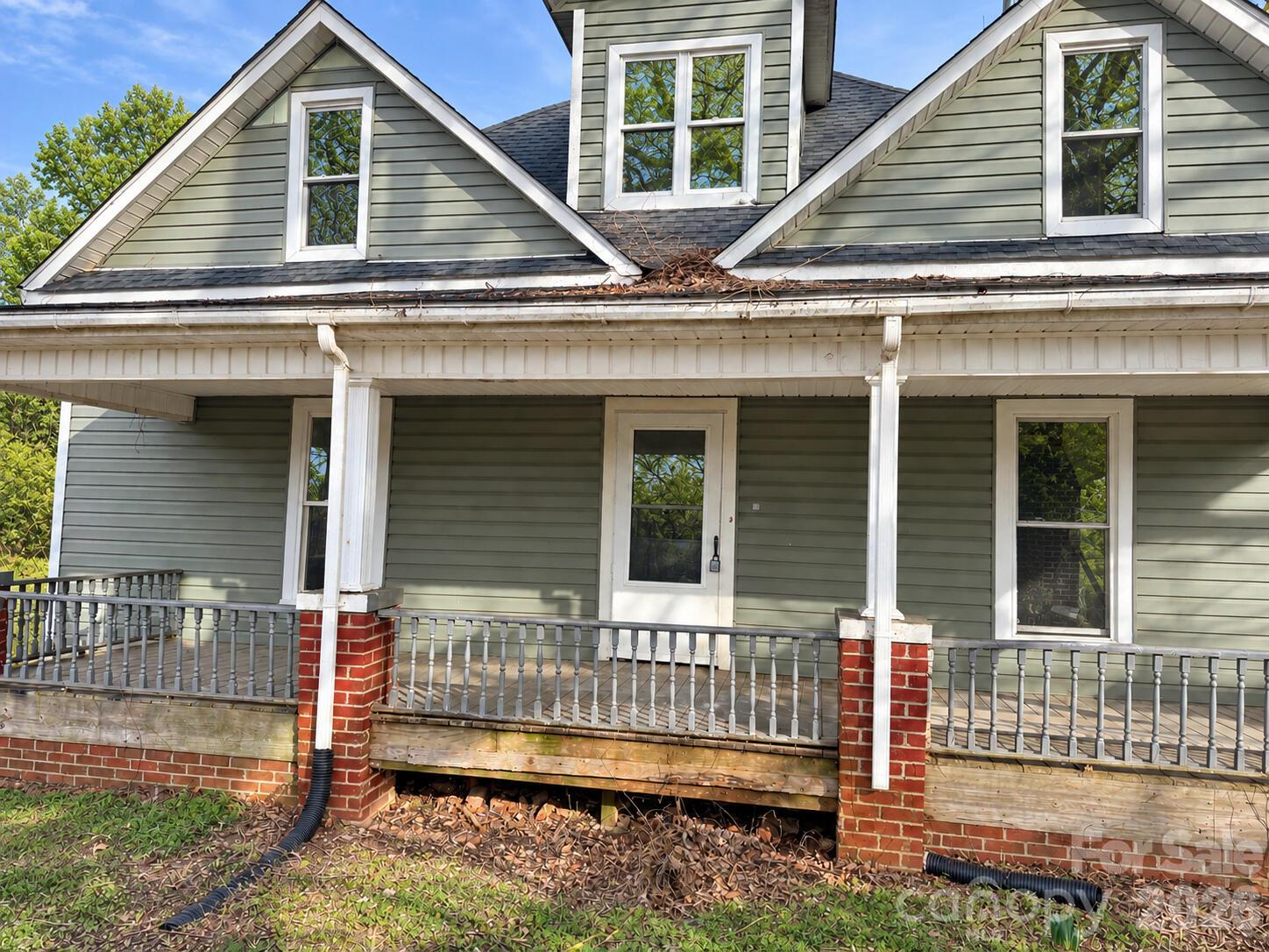 Single Family Residence at 139 Colfax Road, Statesville