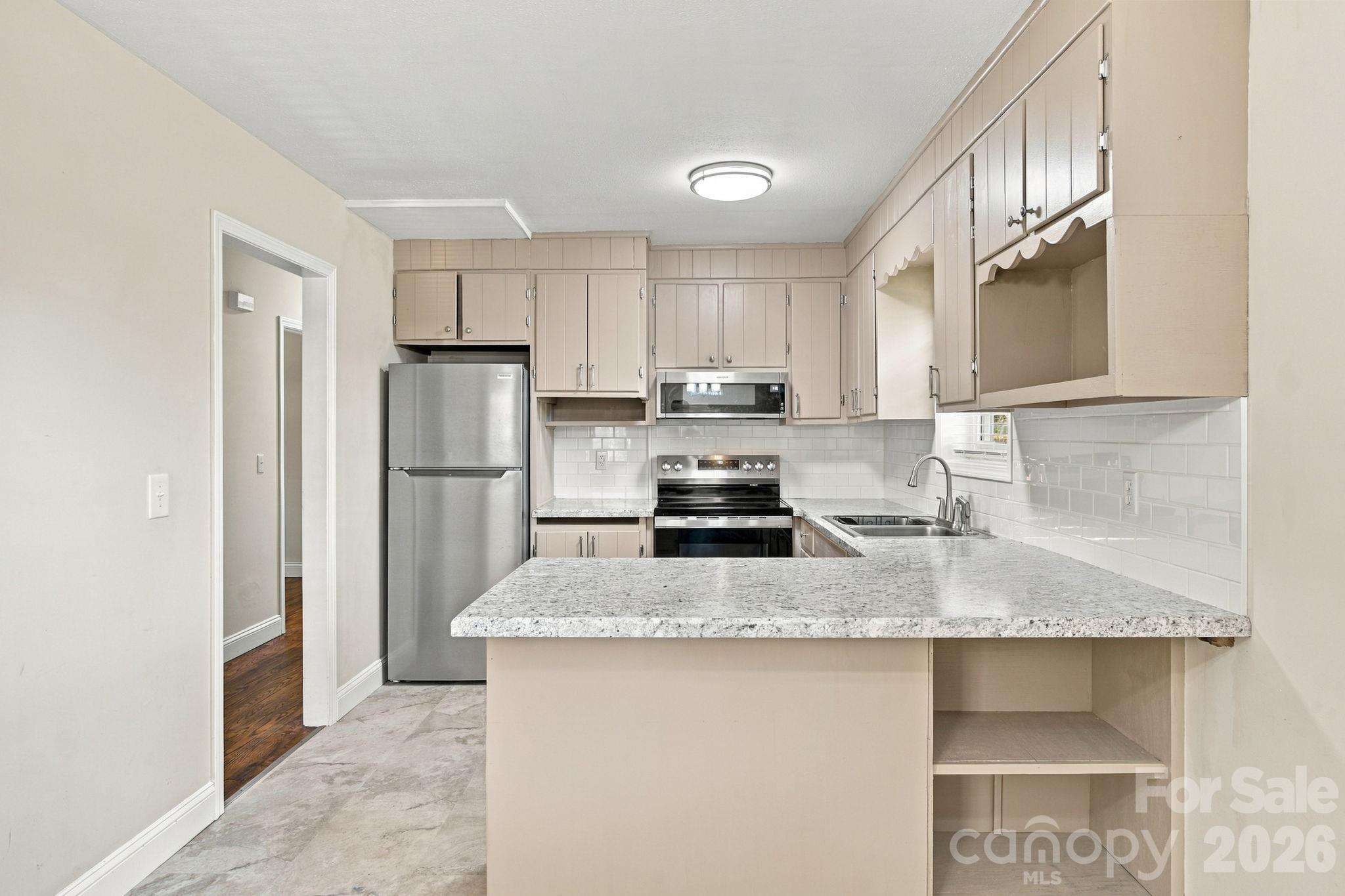 Single Family Residence at 321 Sheldon Street, Hudson, photo 9 of 25