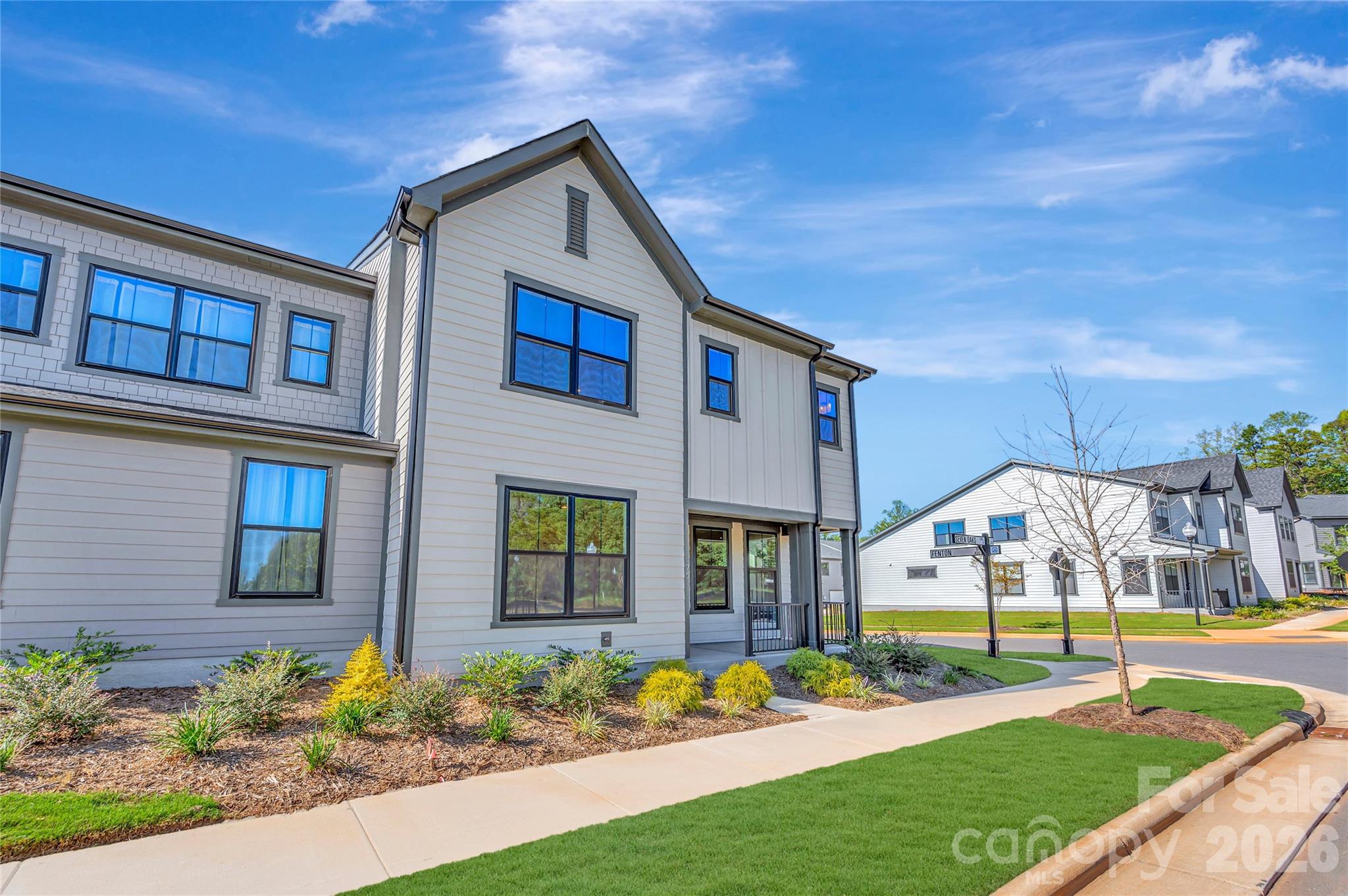 75 Seven Oaks Landing