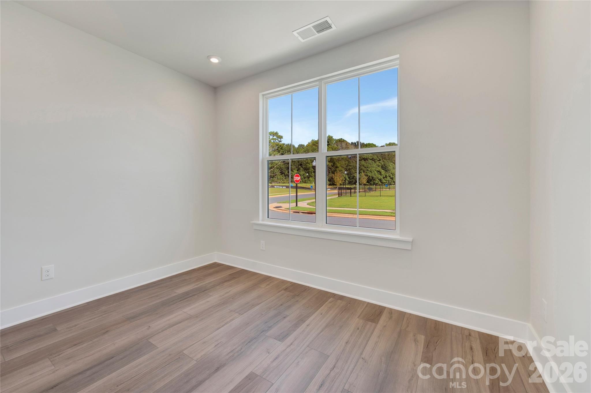 First floor bedroom - 75 Seven Oaks Landing, Belmont