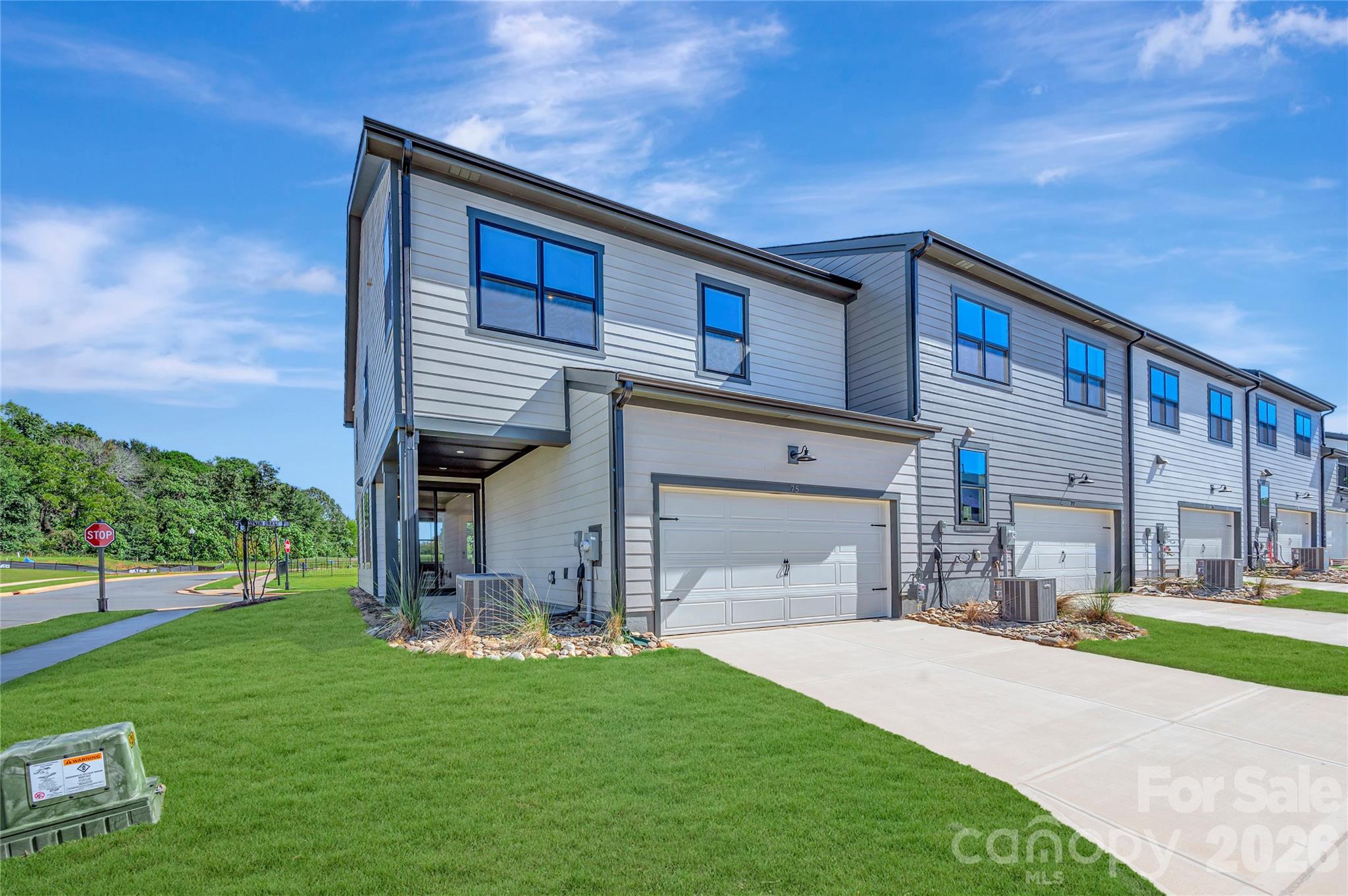 End unit townhome with 2 bay rear load garage - 75 Seven Oaks Landing, Belmont
