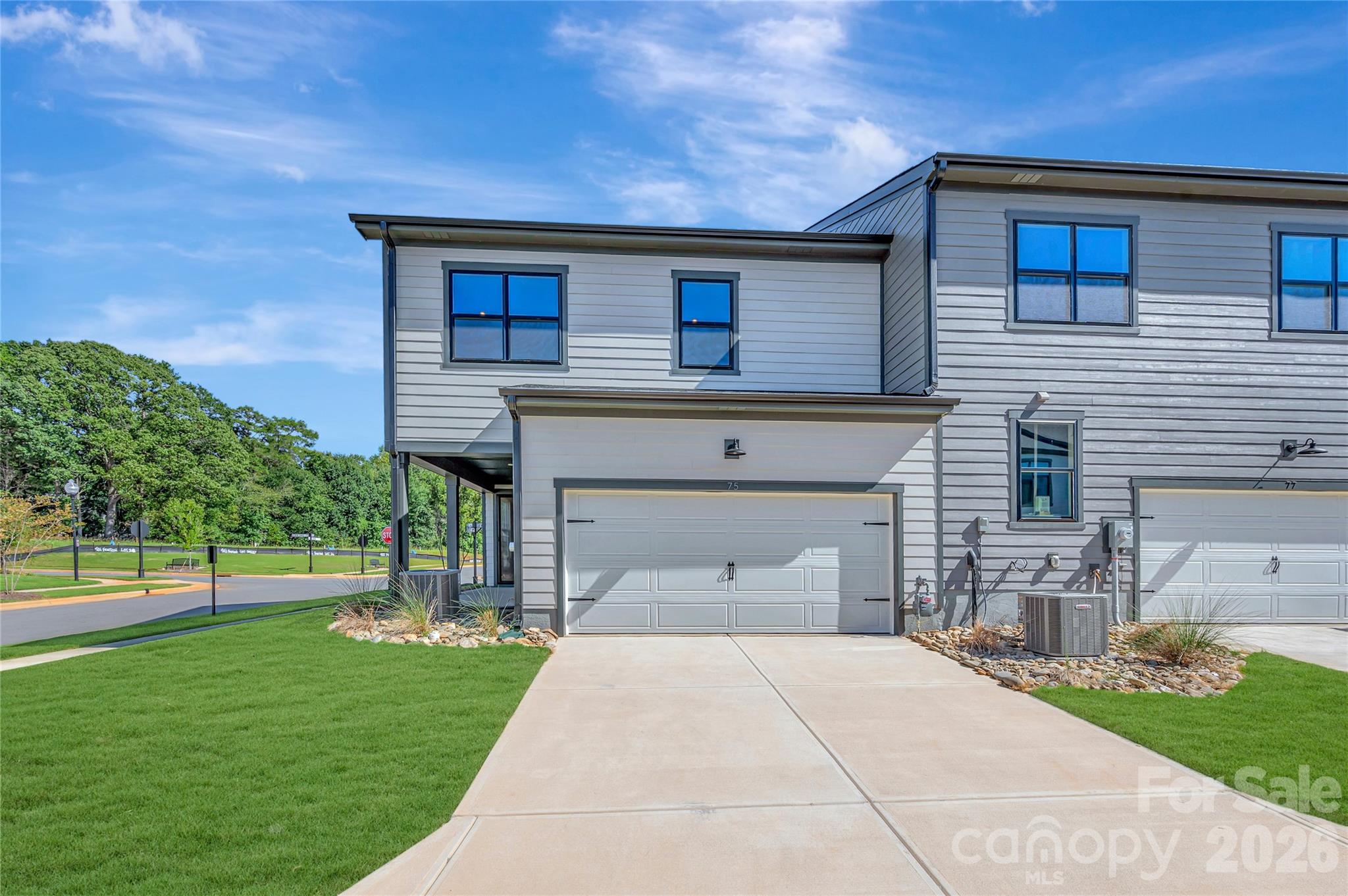 End unit townhome with additional rear outdoor living - 75 Seven Oaks Landing, Belmont