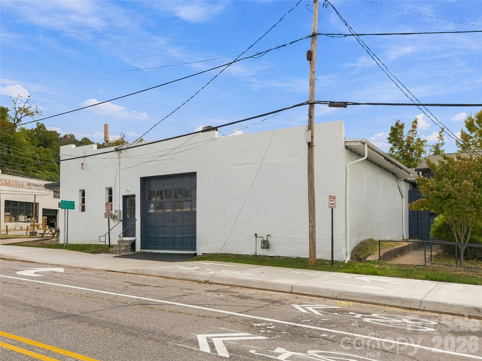 Free Standing Store at 251 Biltmore Avenue, Asheville, photo 10 of 43