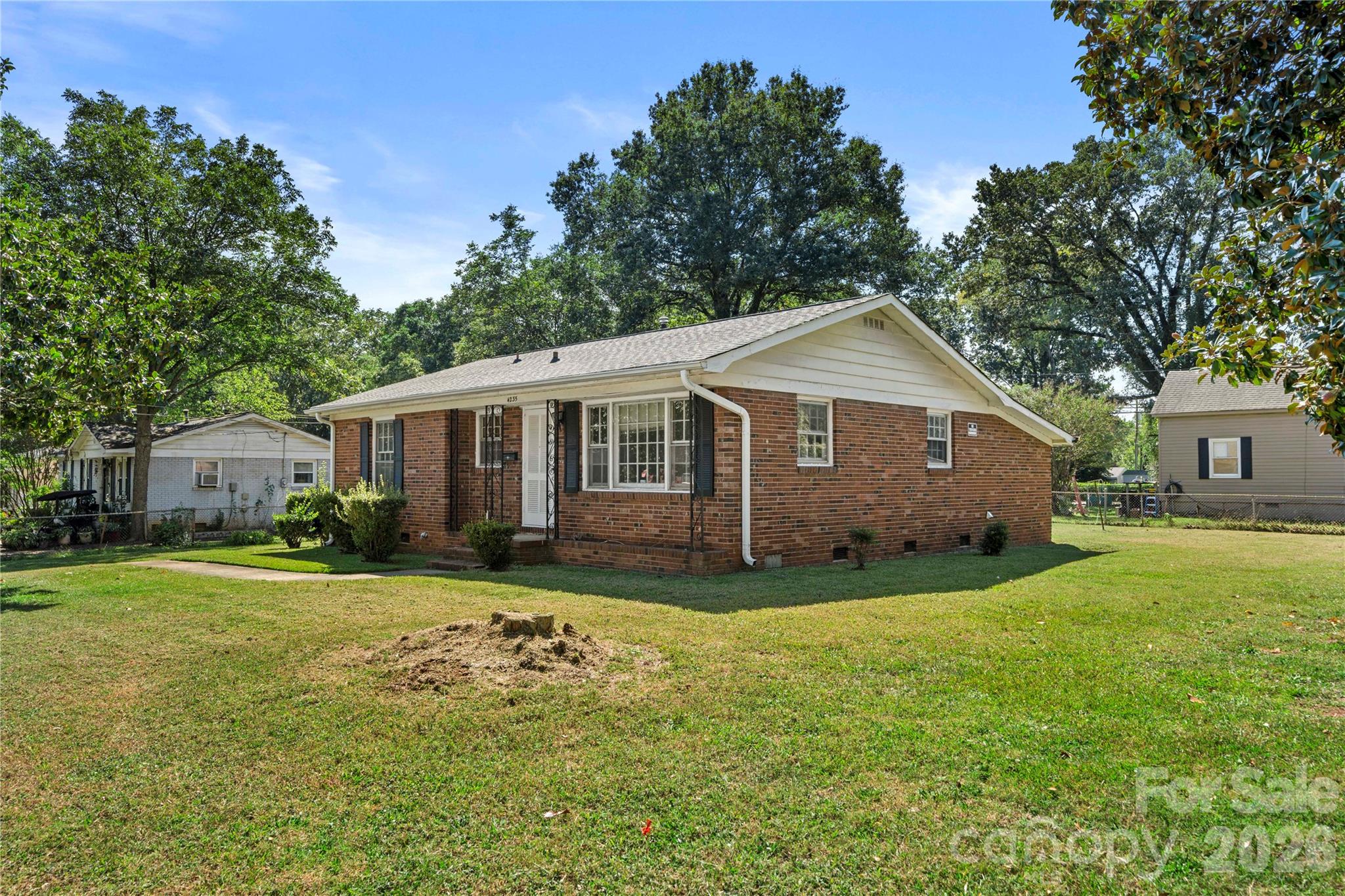 Single Family Residence at 4235 Brookway Drive, Charlotte, photo 3 of 25