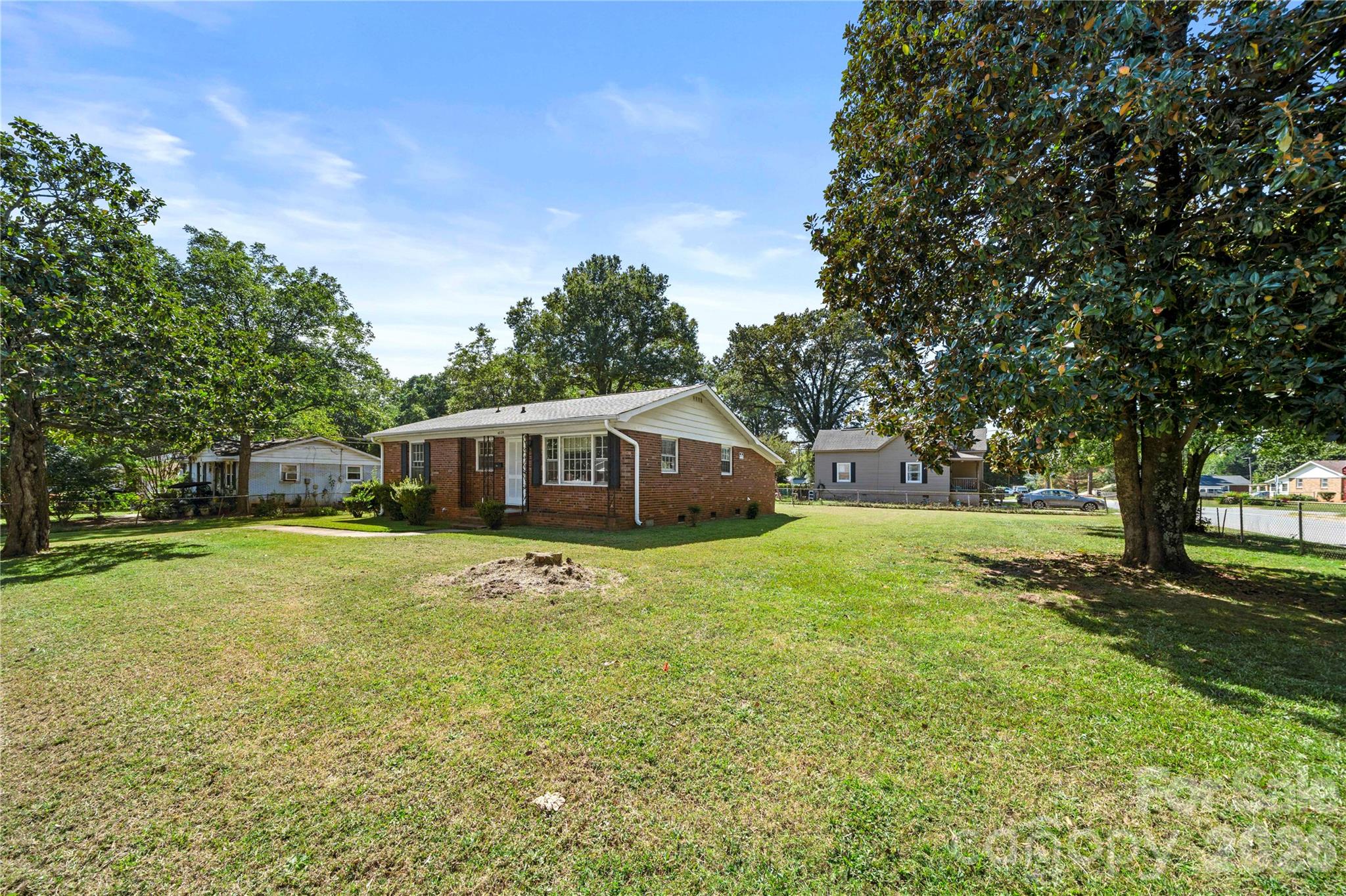 Single Family Residence at 4235 Brookway Drive, Charlotte, photo 5 of 25