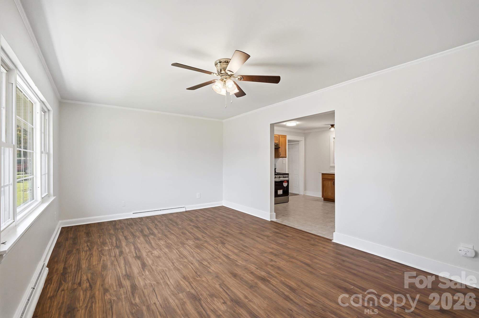 Single Family Residence at 1122 E Park Drive, Gastonia, photo 8 of 46