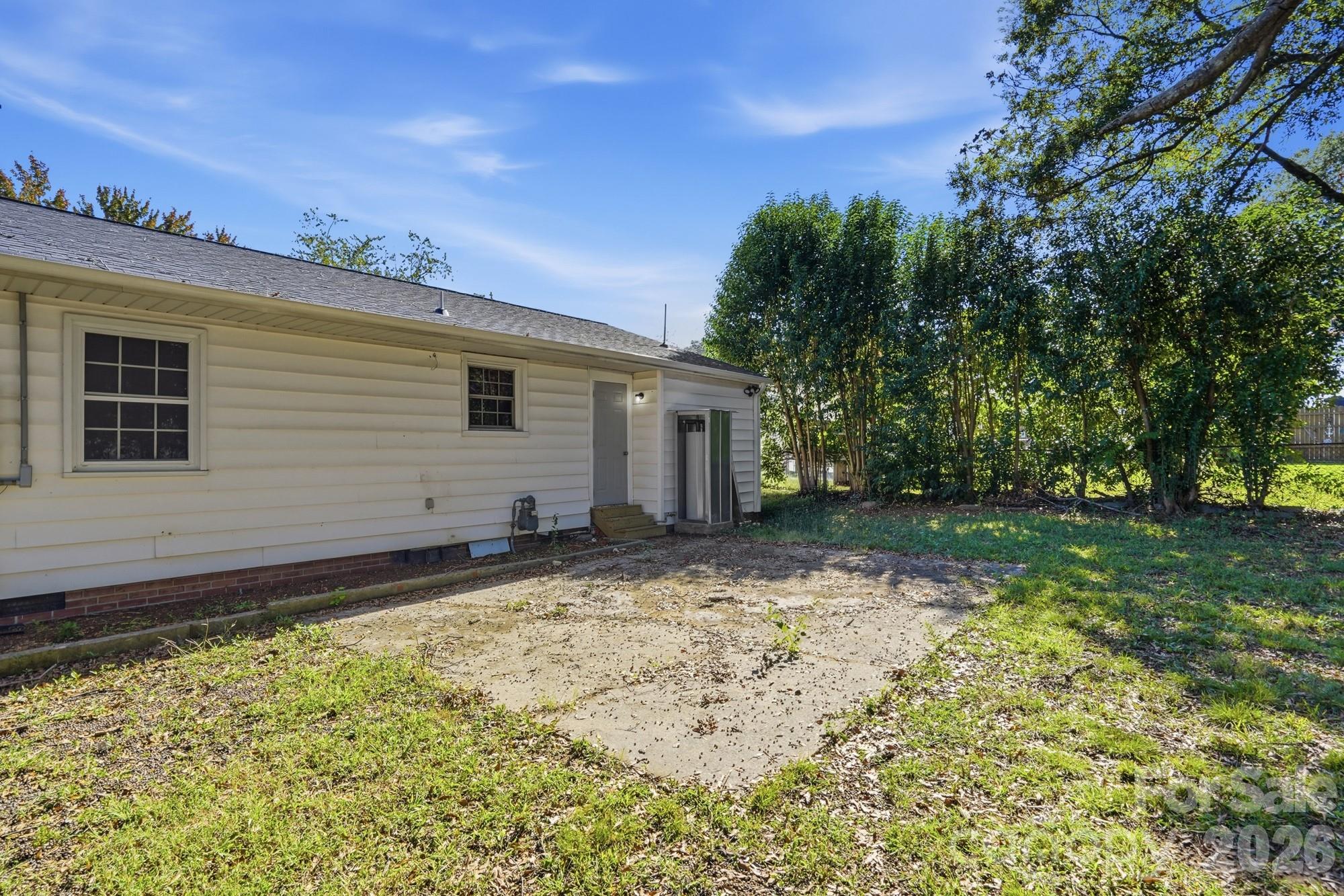 Single Family Residence at 1122 E Park Drive, Gastonia, photo 41 of 46