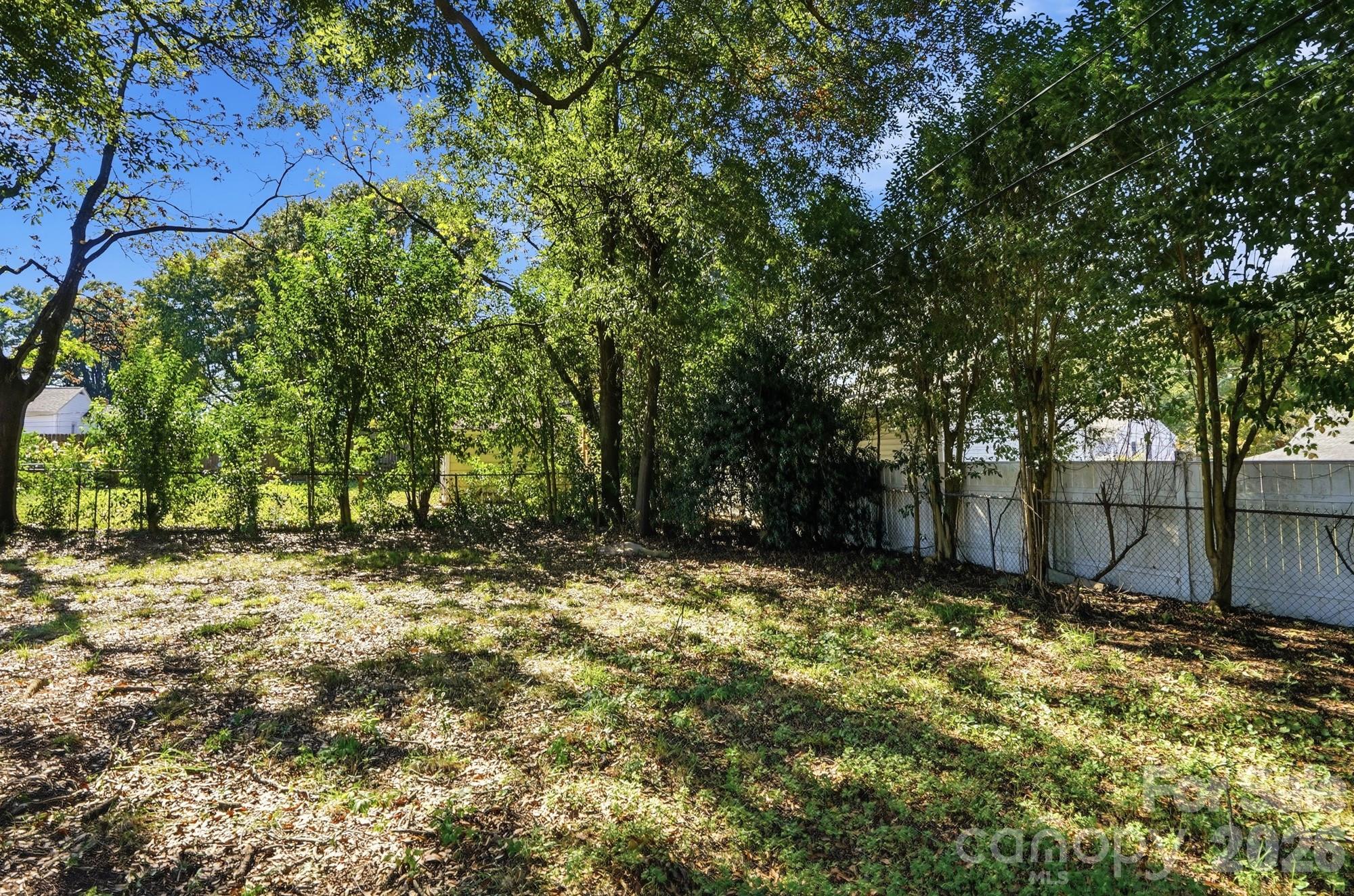 Single Family Residence at 1122 E Park Drive, Gastonia, photo 44 of 46