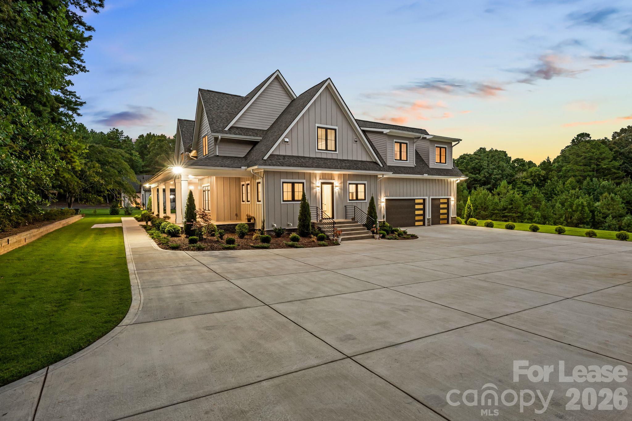 Single Family Residence at 8941 Blair Road, Charlotte, photo 8 of 38