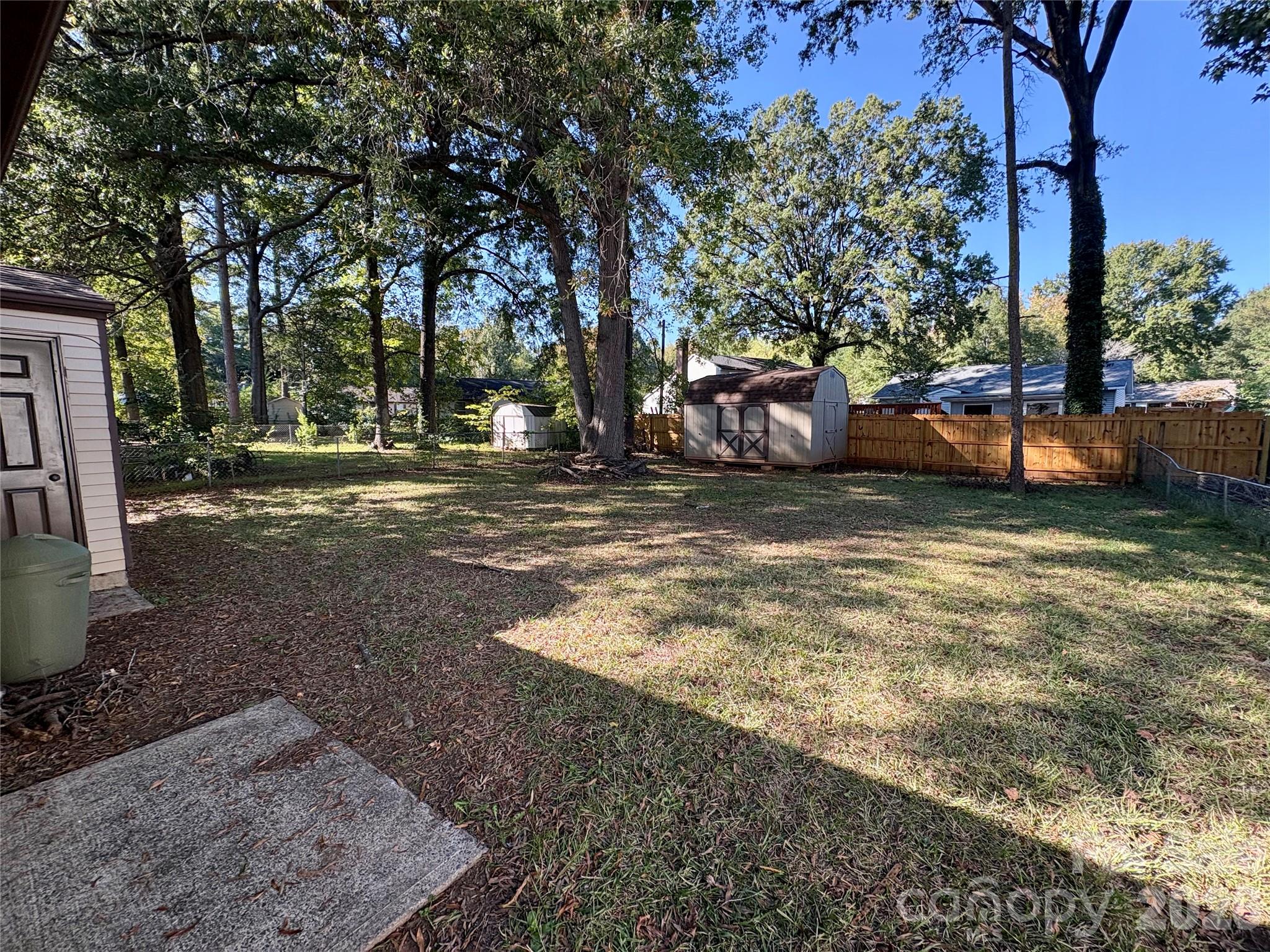 Single Family Residence at 5915 Sunset Chase Lane, Charlotte, photo 3 of 42