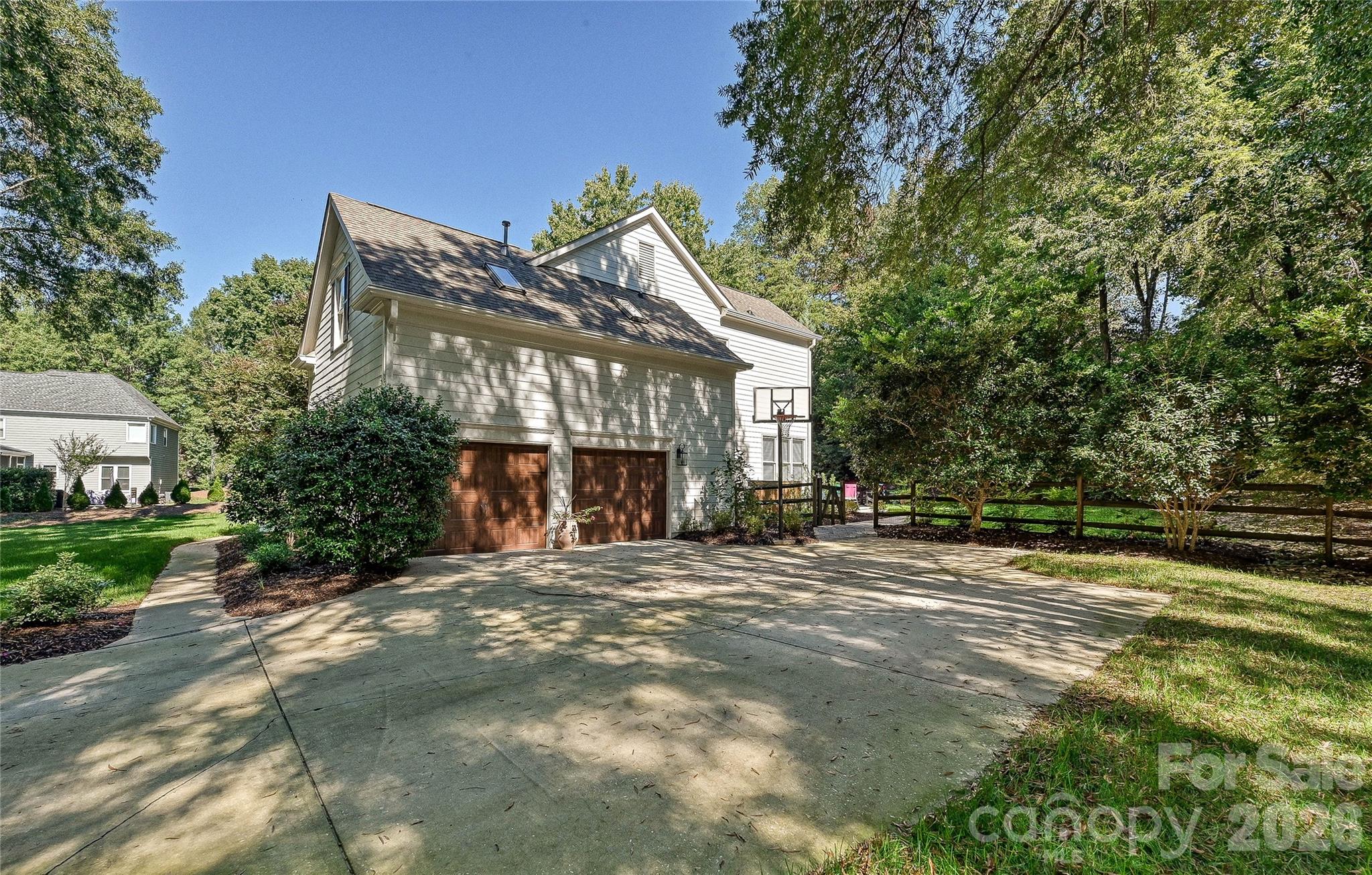 Single Family Residence at 16521 Plantation Woods Drive, Charlotte, photo 40 of 46