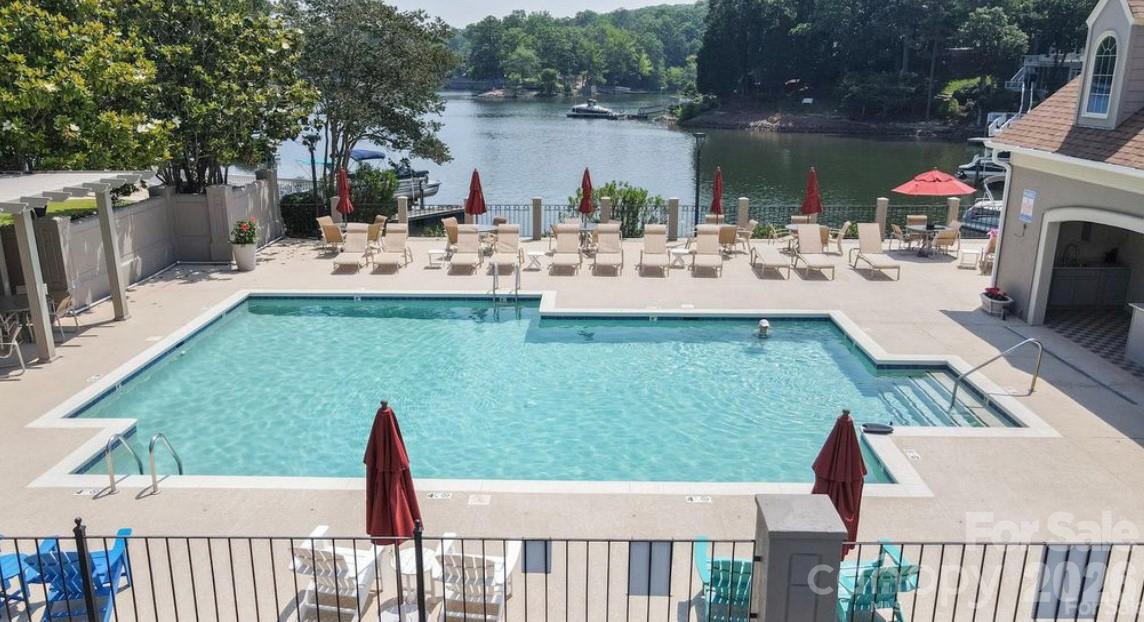 The fantastic pool, with access to the beach - 16521 Plantation Woods Drive, Charlotte