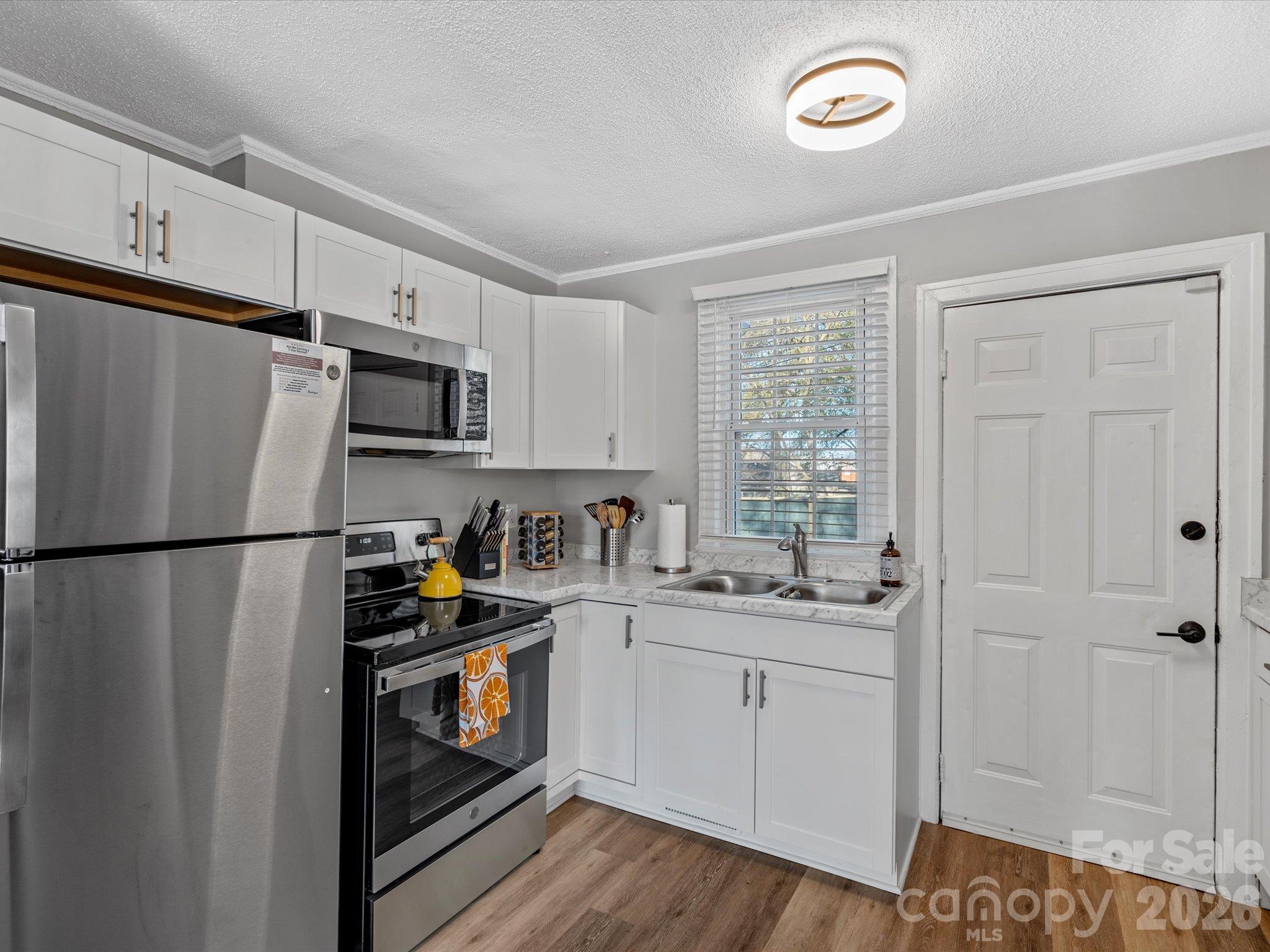 Single Family Residence at 1136 Mona Drive, Charlotte, photo 8 of 26