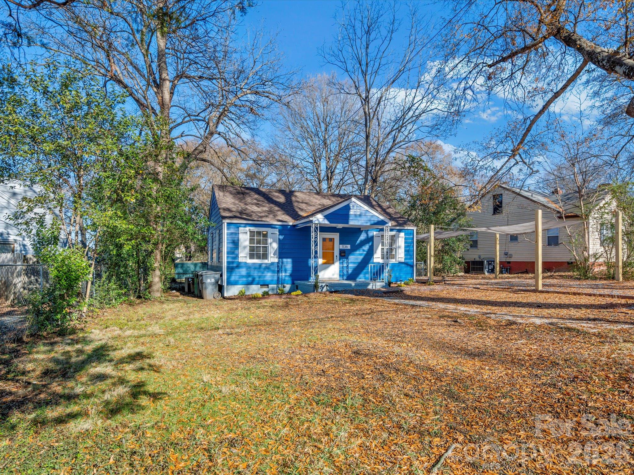 Single Family Residence at 1136 Mona Drive, Charlotte, photo 22 of 26