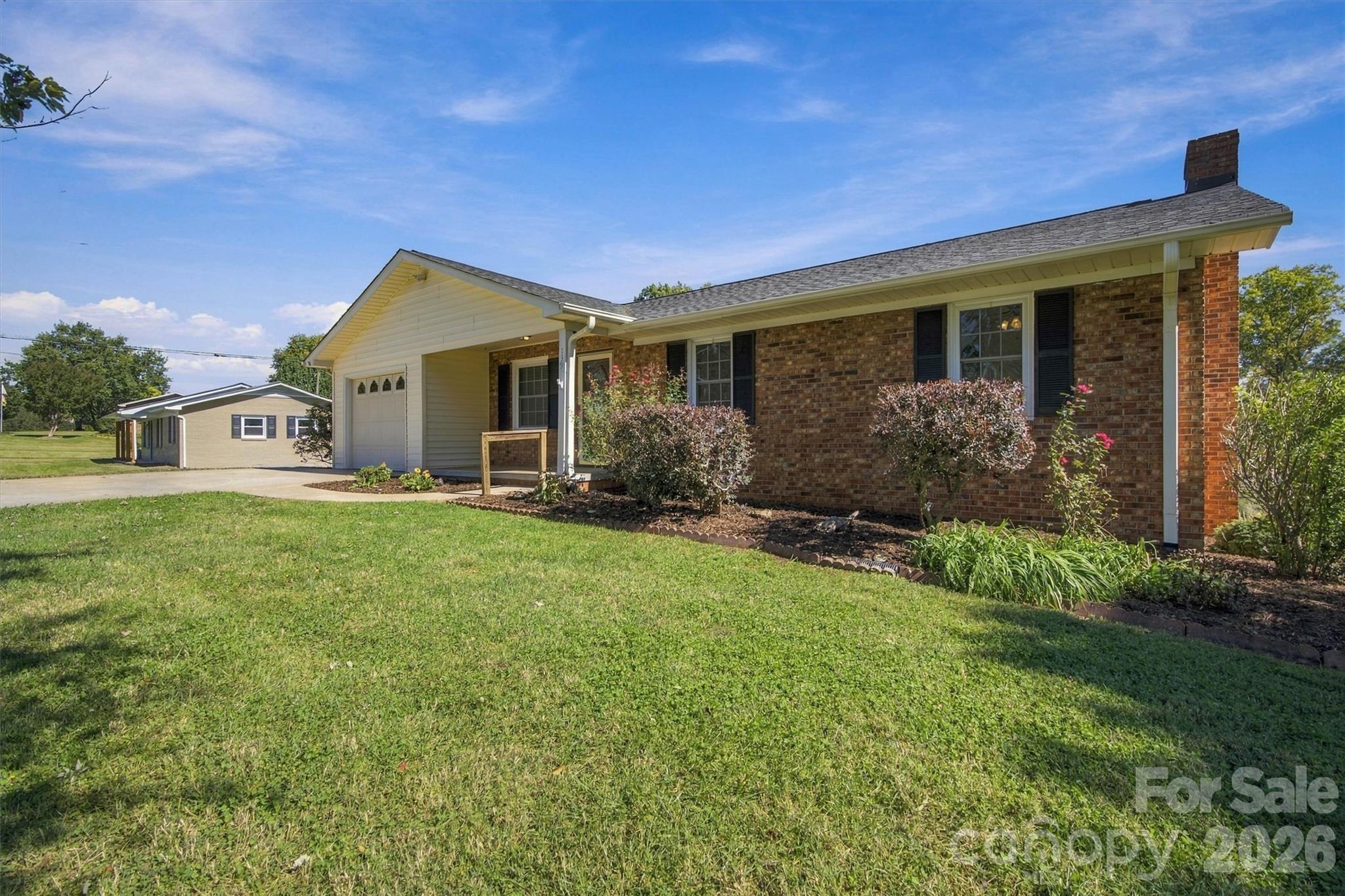 Single Family Residence at 139 Greenlea Circle, Taylorsville, photo 6 of 48