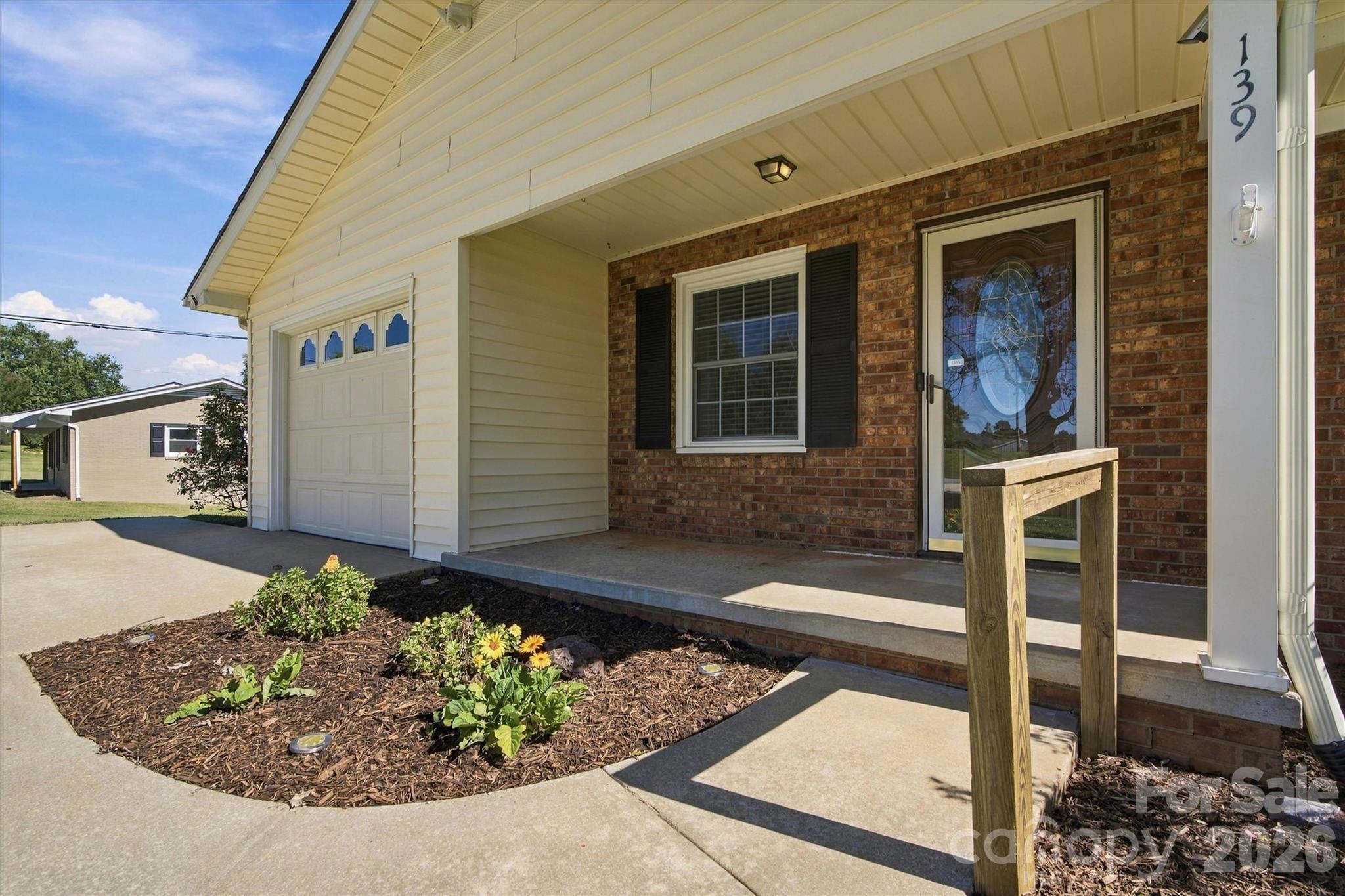 Single Family Residence at 139 Greenlea Circle, Taylorsville, photo 7 of 48