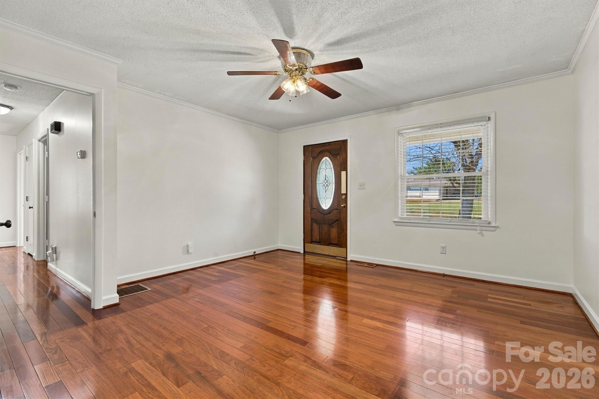 Single Family Residence at 139 Greenlea Circle, Taylorsville, photo 9 of 48