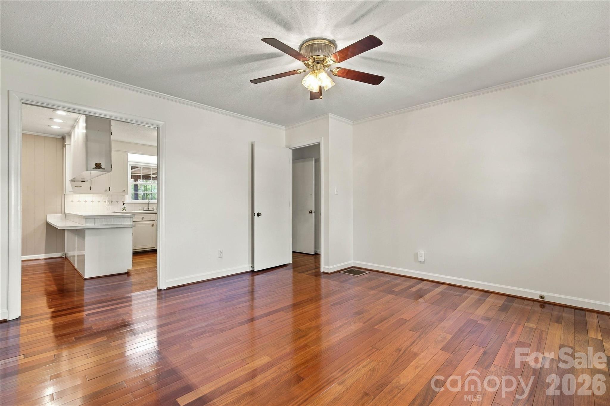 Single Family Residence at 139 Greenlea Circle, Taylorsville, photo 10 of 48