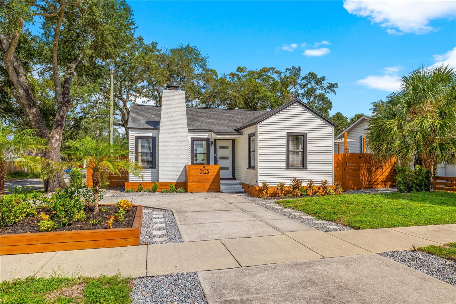 Single Family Residence at 3123 W MARLIN AVE, TAMPA, photo 4 of 76