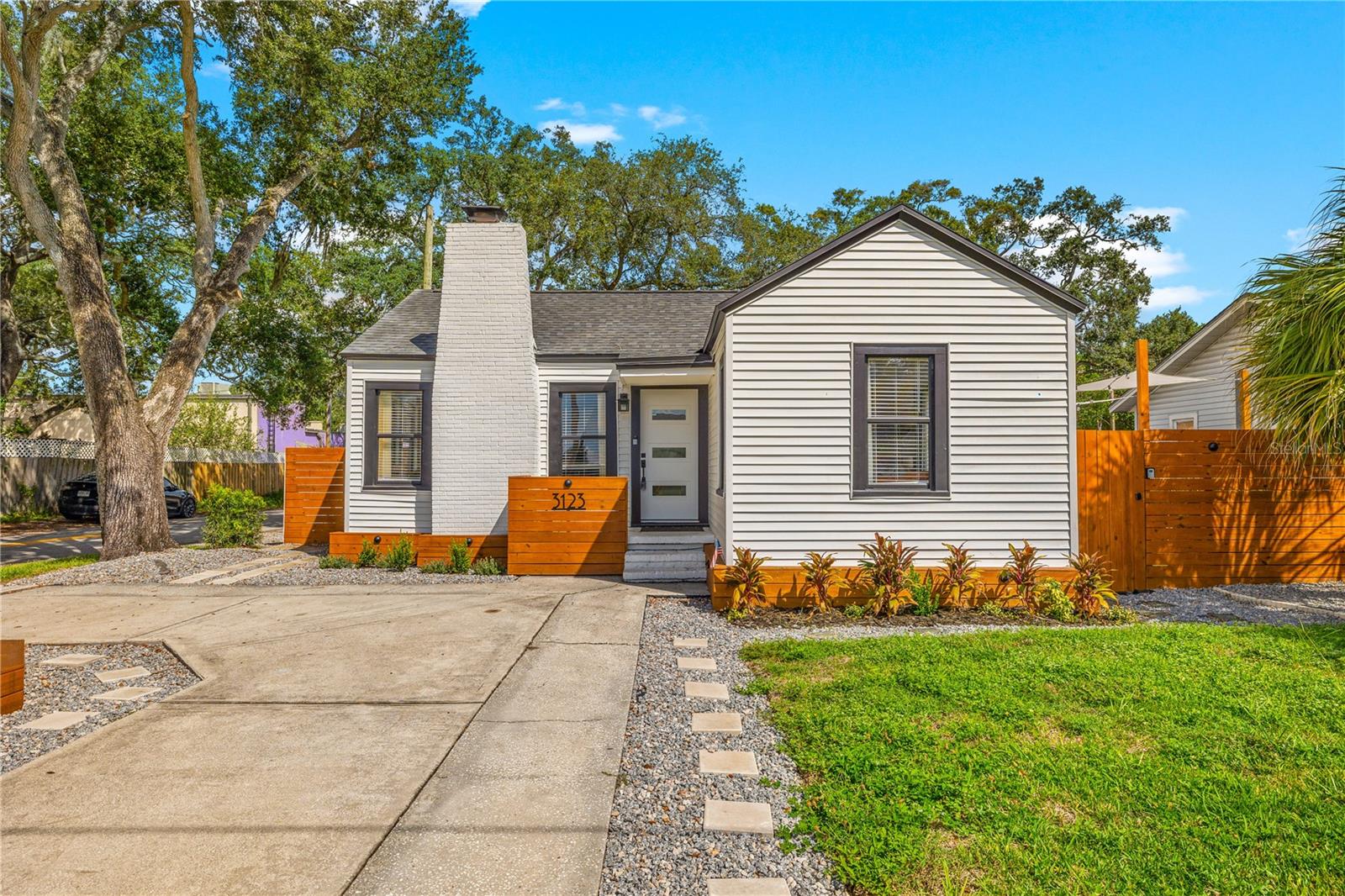Single Family Residence at 3123 W MARLIN AVE, TAMPA, photo 11 of 76