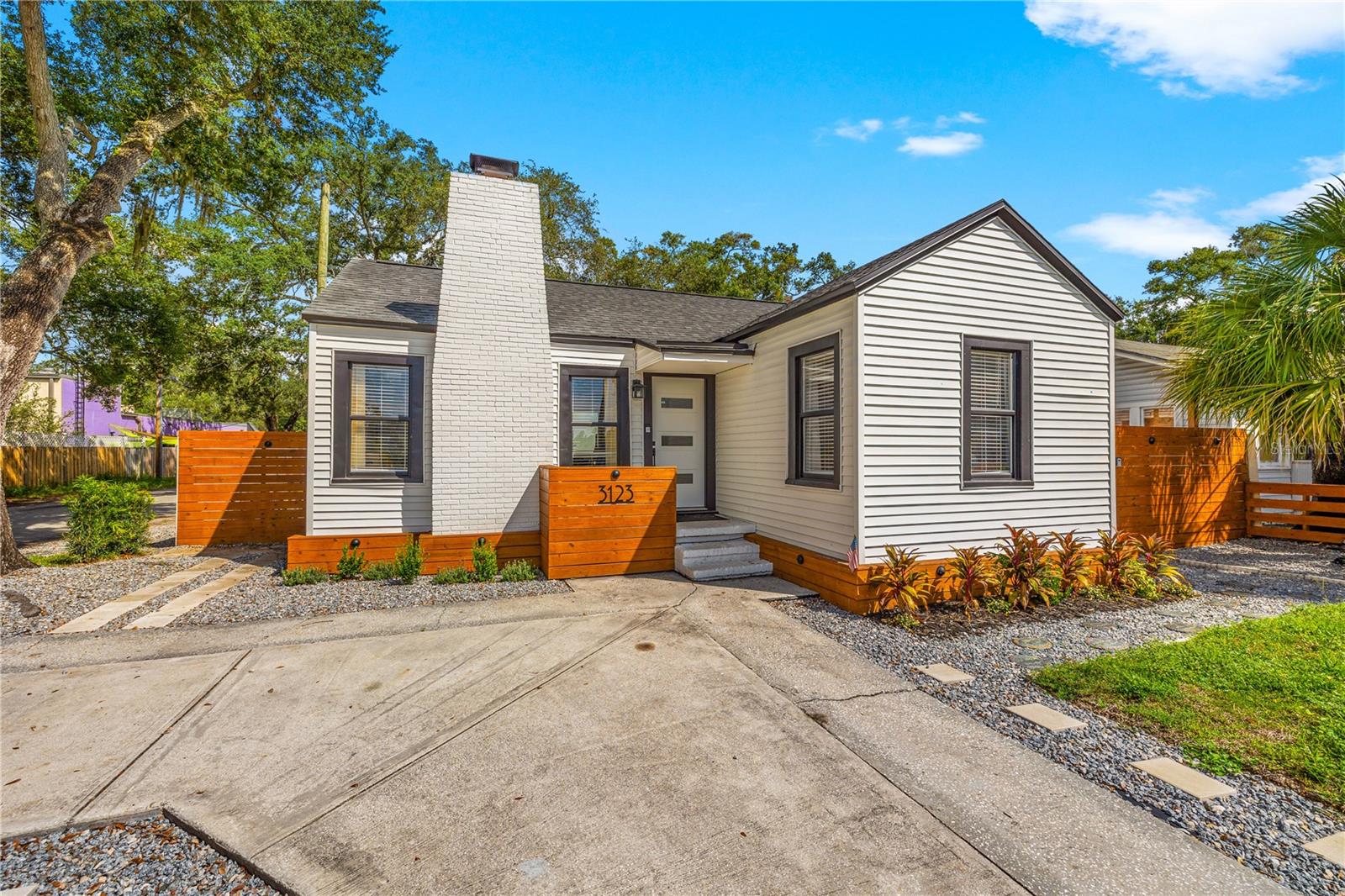 Single Family Residence at 3123 W MARLIN AVE, TAMPA, photo 5 of 76