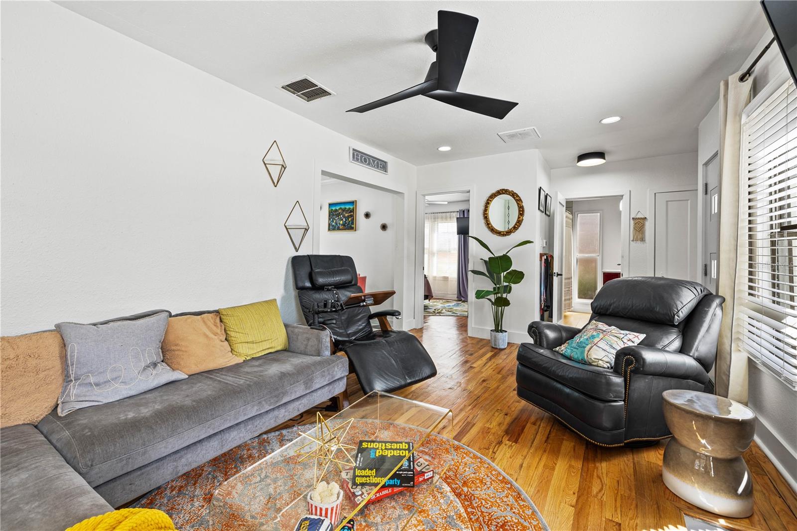 Single Family Residence at 3123 W MARLIN AVE, TAMPA, photo 10 of 76