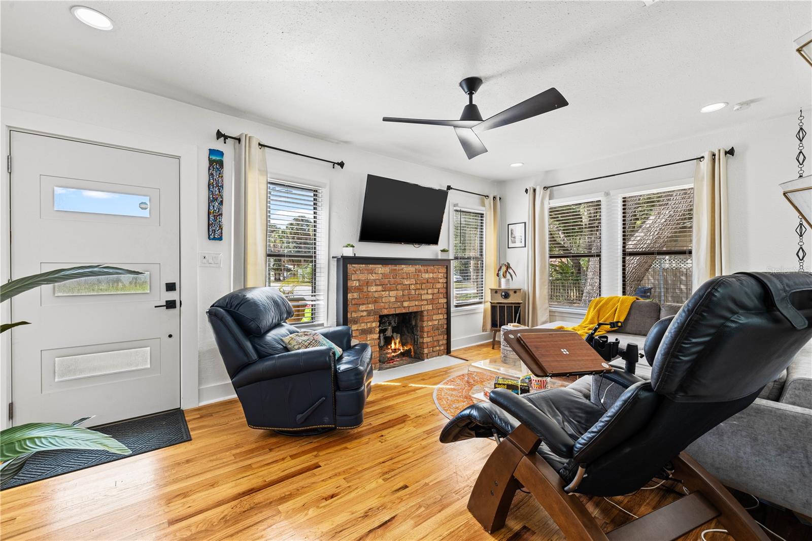 Single Family Residence at 3123 W MARLIN AVE, TAMPA, photo 17 of 76