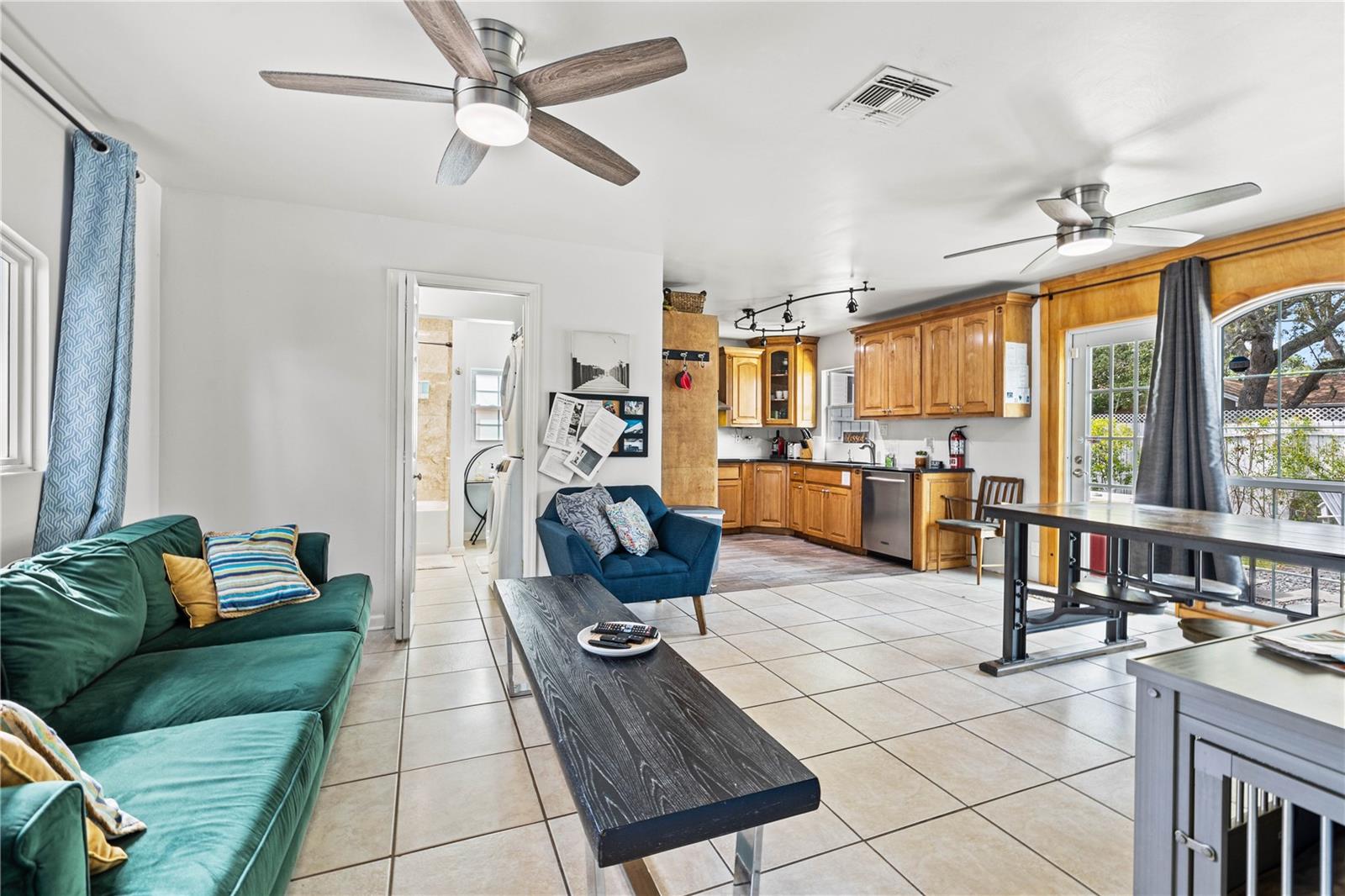 Single Family Residence at 3123 W MARLIN AVE, TAMPA, photo 49 of 76