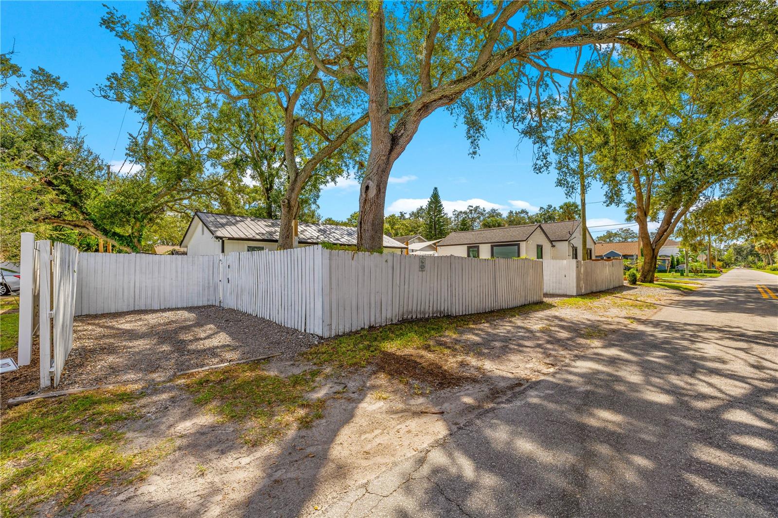 Single Family Residence at 3123 W MARLIN AVE, TAMPA, photo 72 of 76