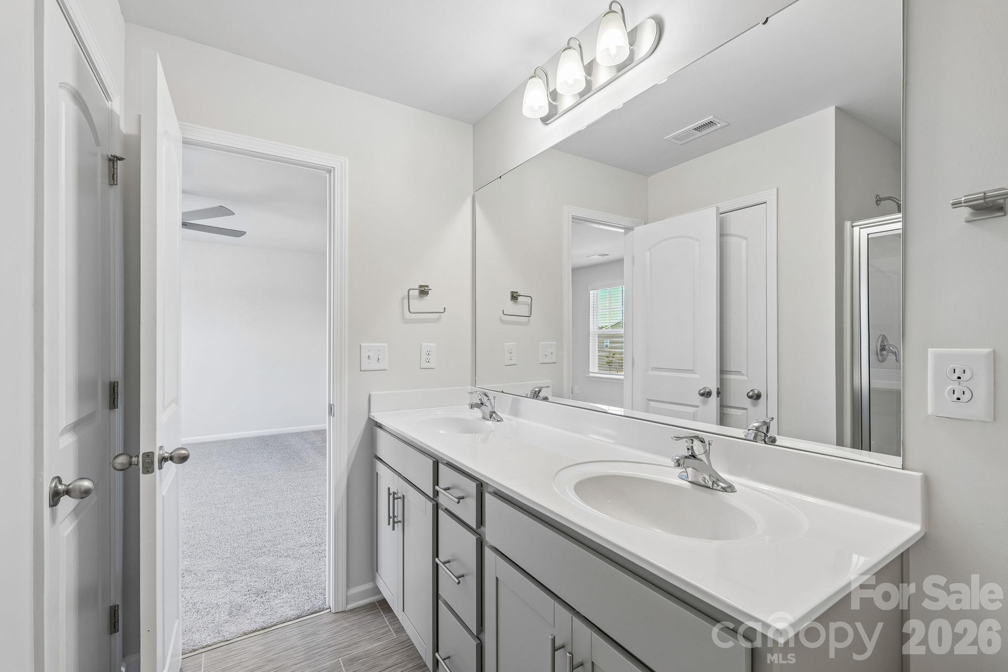 Townhouse at 5278 Lashawn Lane, Stanley, photo 9 of 14