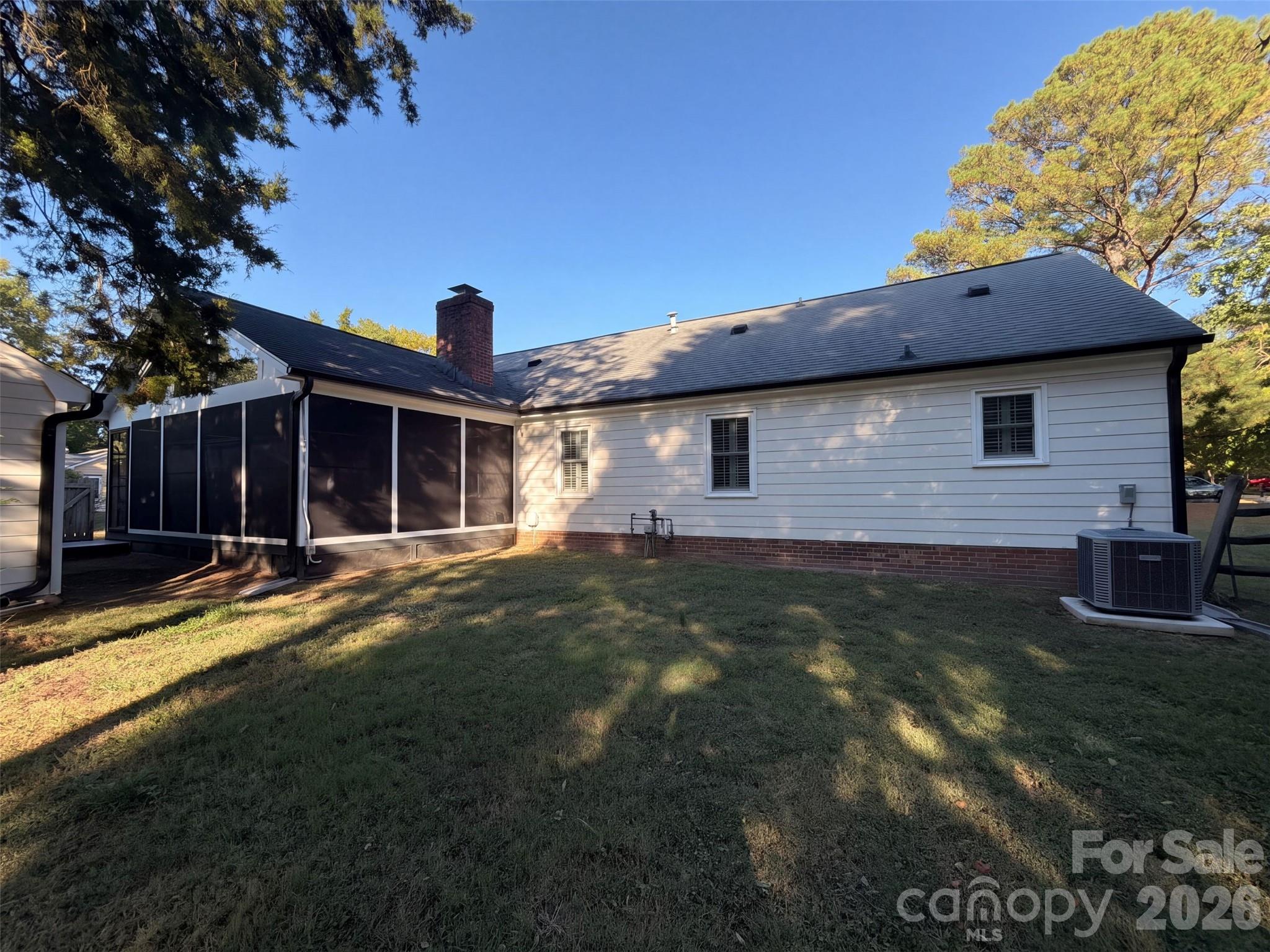 Single Family Residence at 4704 Benridge Lane, Charlotte, photo 5 of 34