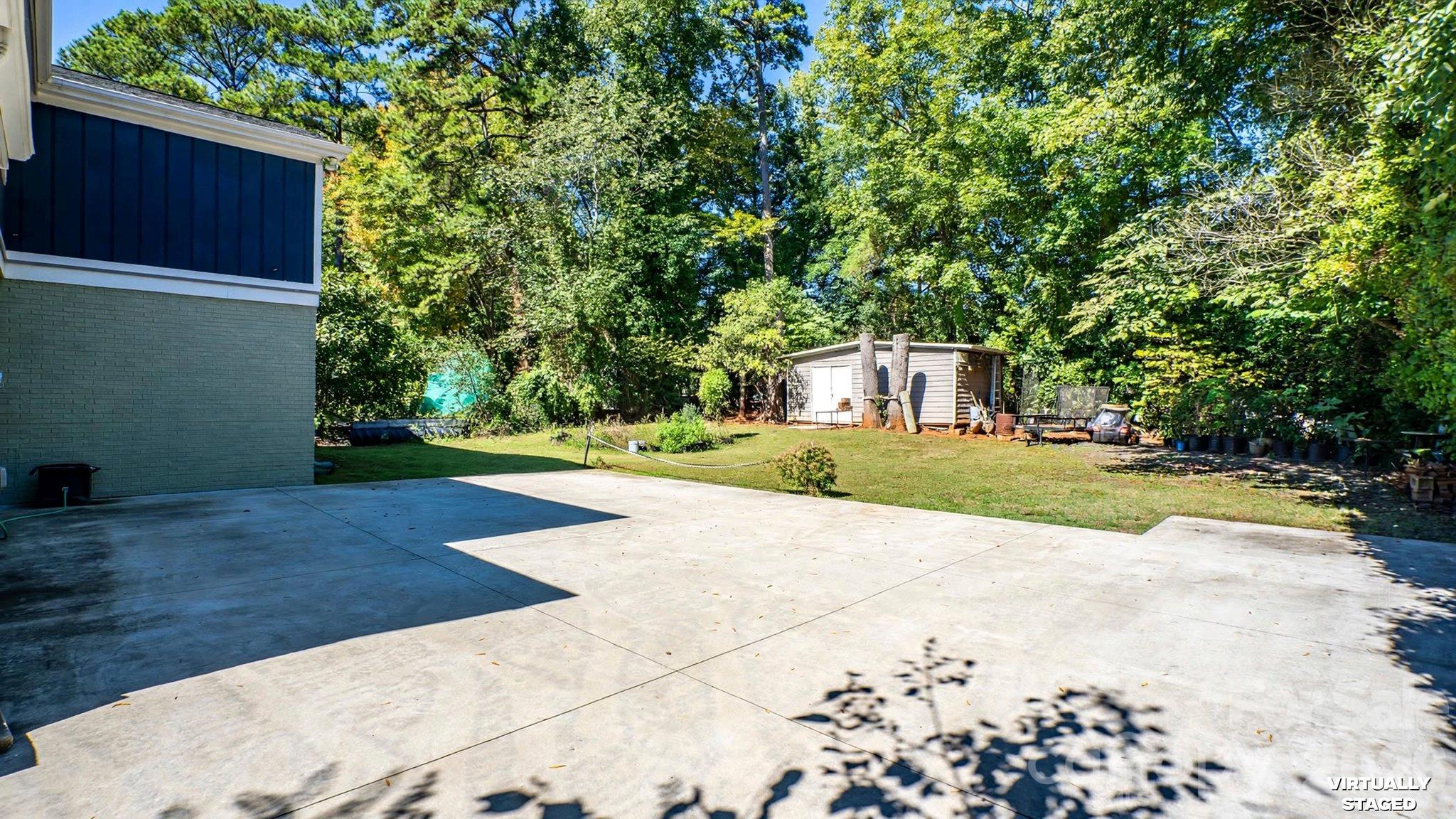 Single Family Residence at 7425 Riding Trail Road, Charlotte, photo 32 of 40