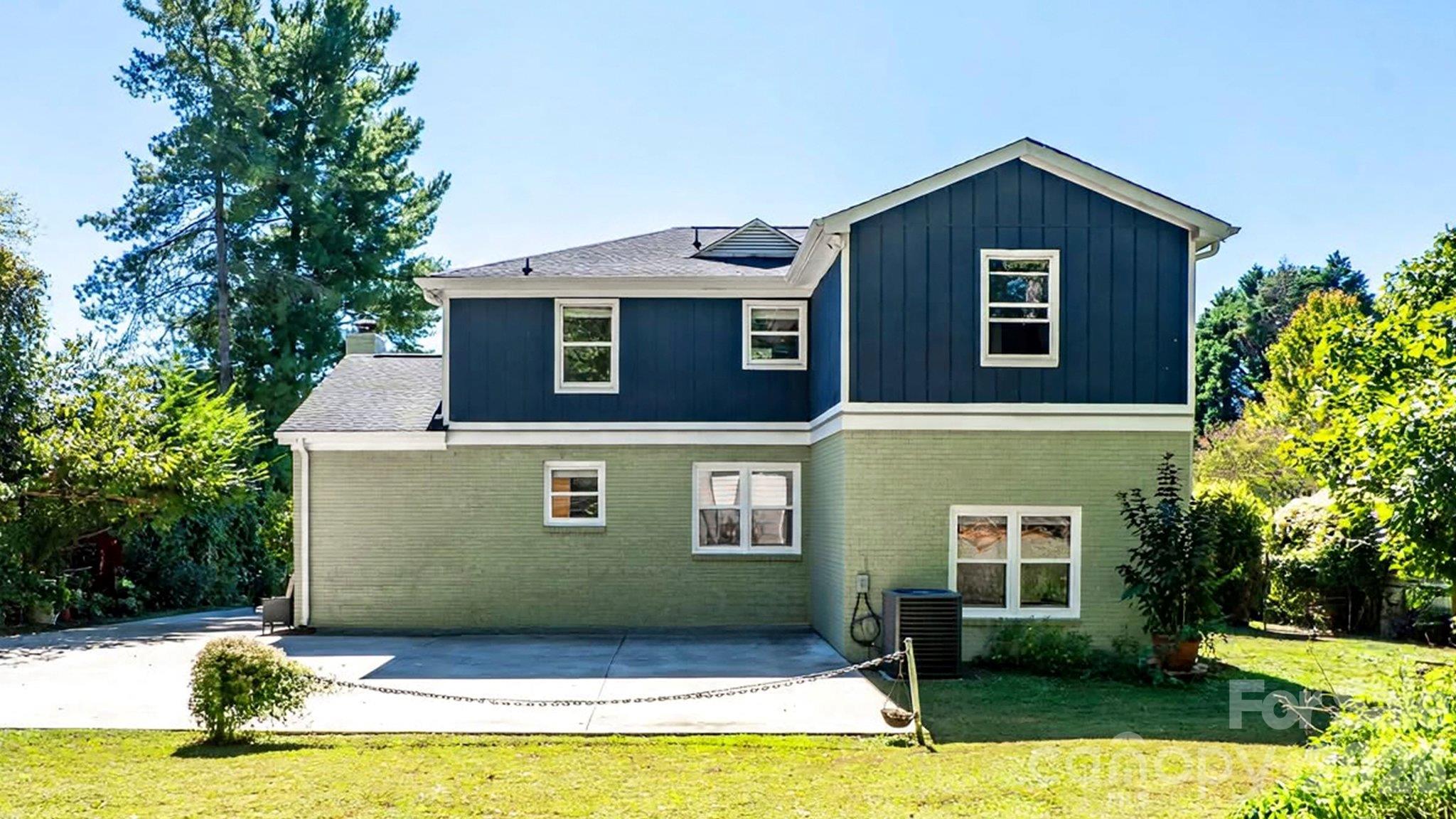Single Family Residence at 7425 Riding Trail Road, Charlotte, photo 36 of 40
