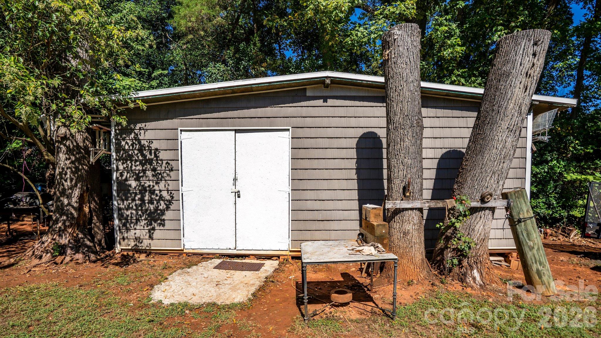 Single Family Residence at 7425 Riding Trail Road, Charlotte, photo 38 of 40