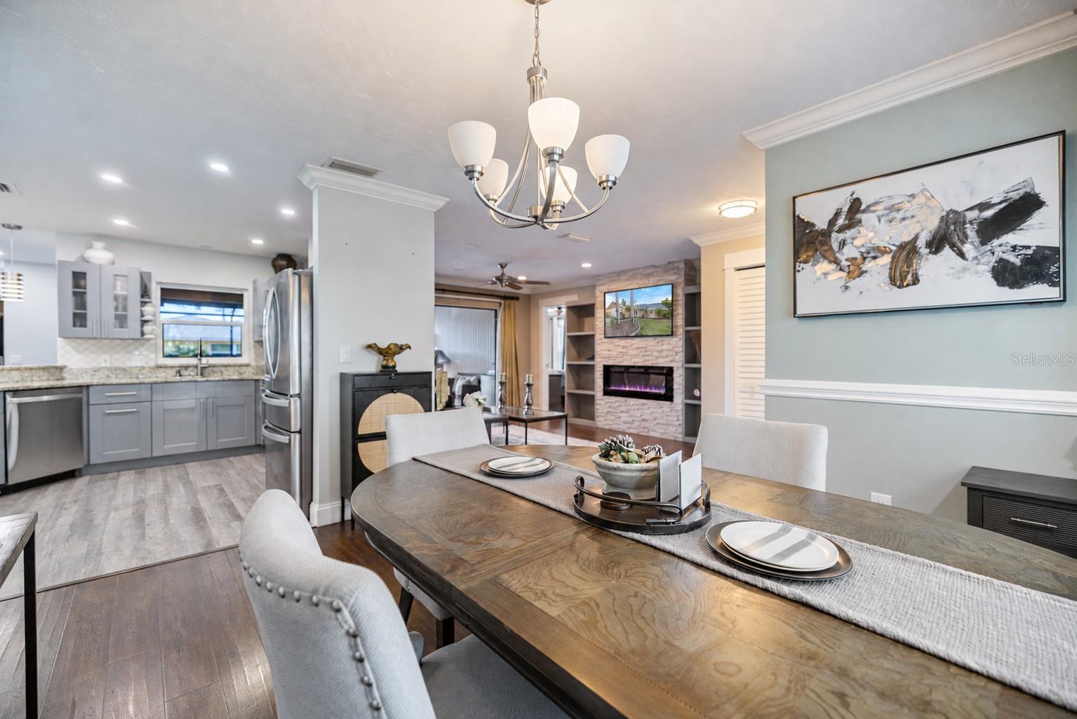 Single Family Residence at 1627 DEL MONTE CT, VENICE, photo 12 of 76