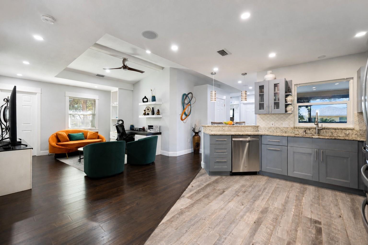 Single Family Residence at 1627 DEL MONTE CT, VENICE, photo 14 of 76